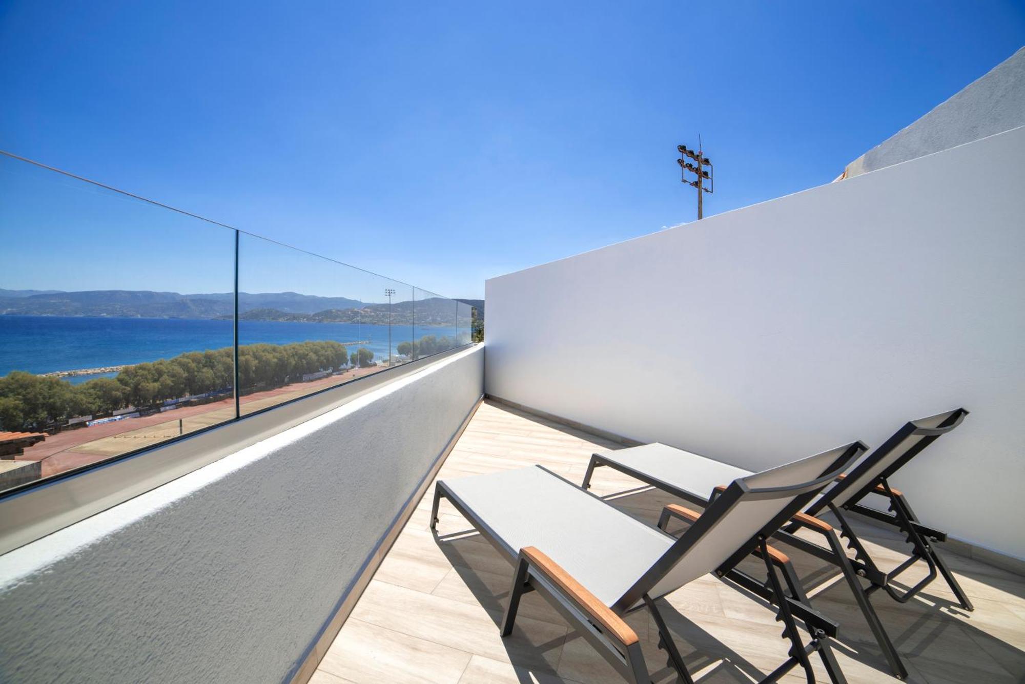 Deluxe Double Room Sea View minipool