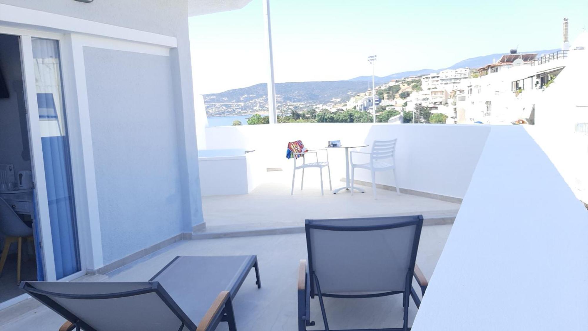 Deluxe Double Room Sea View minipool