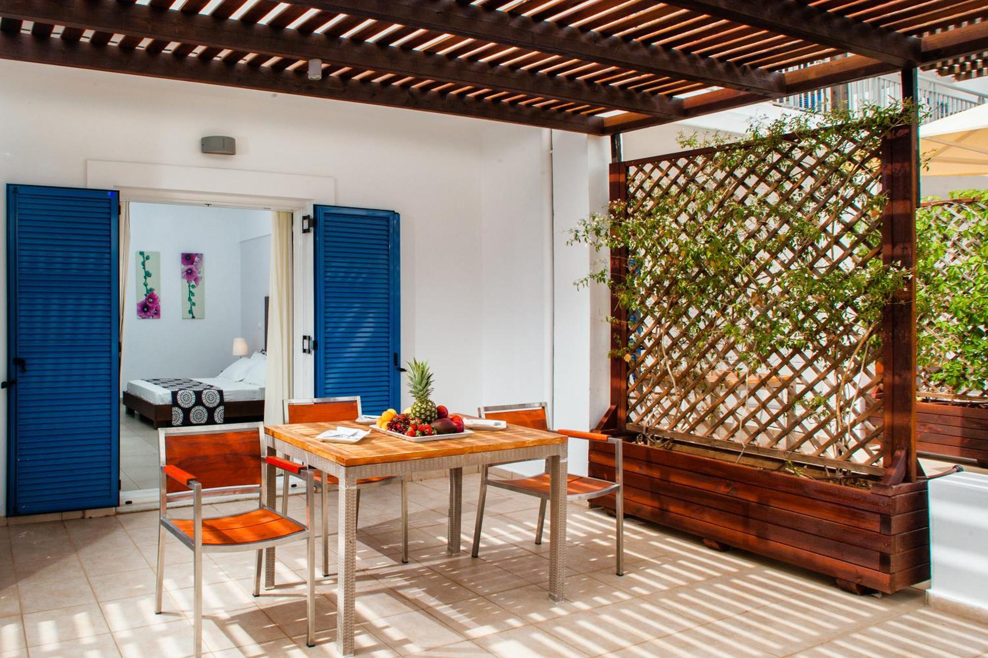 Double or Twin Room Sea View Upper Floor