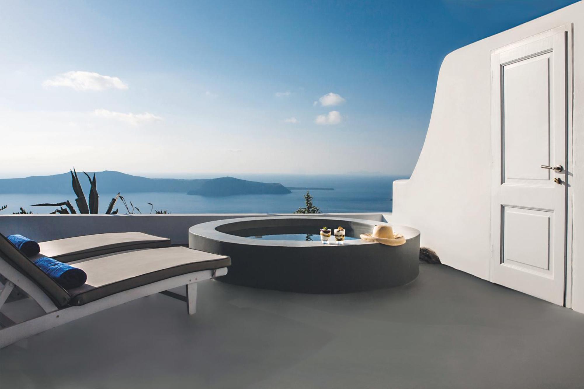 Honeymoon Double Room Caldera View