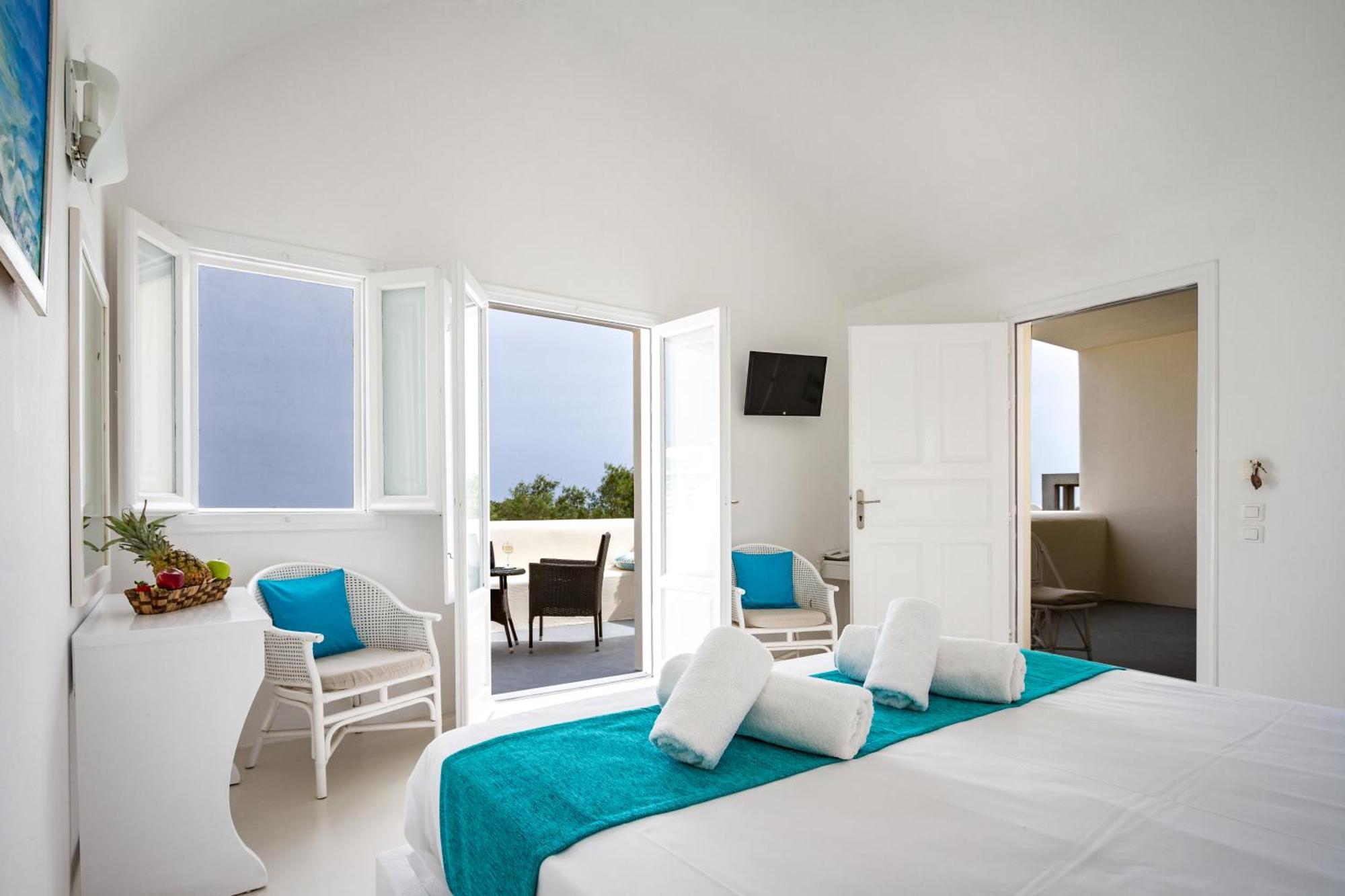 White Suite Panoramic View