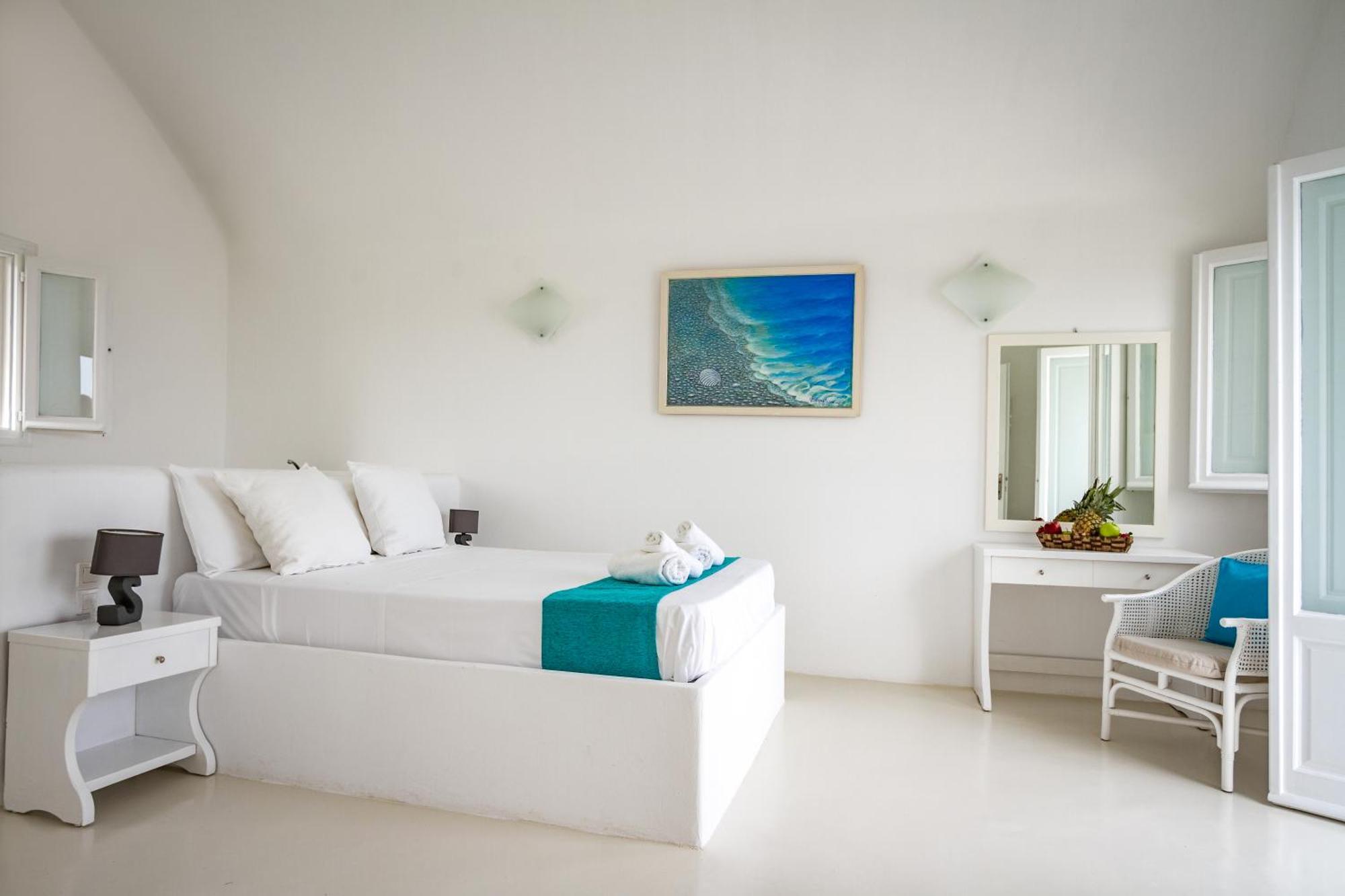 White Suite Panoramic View