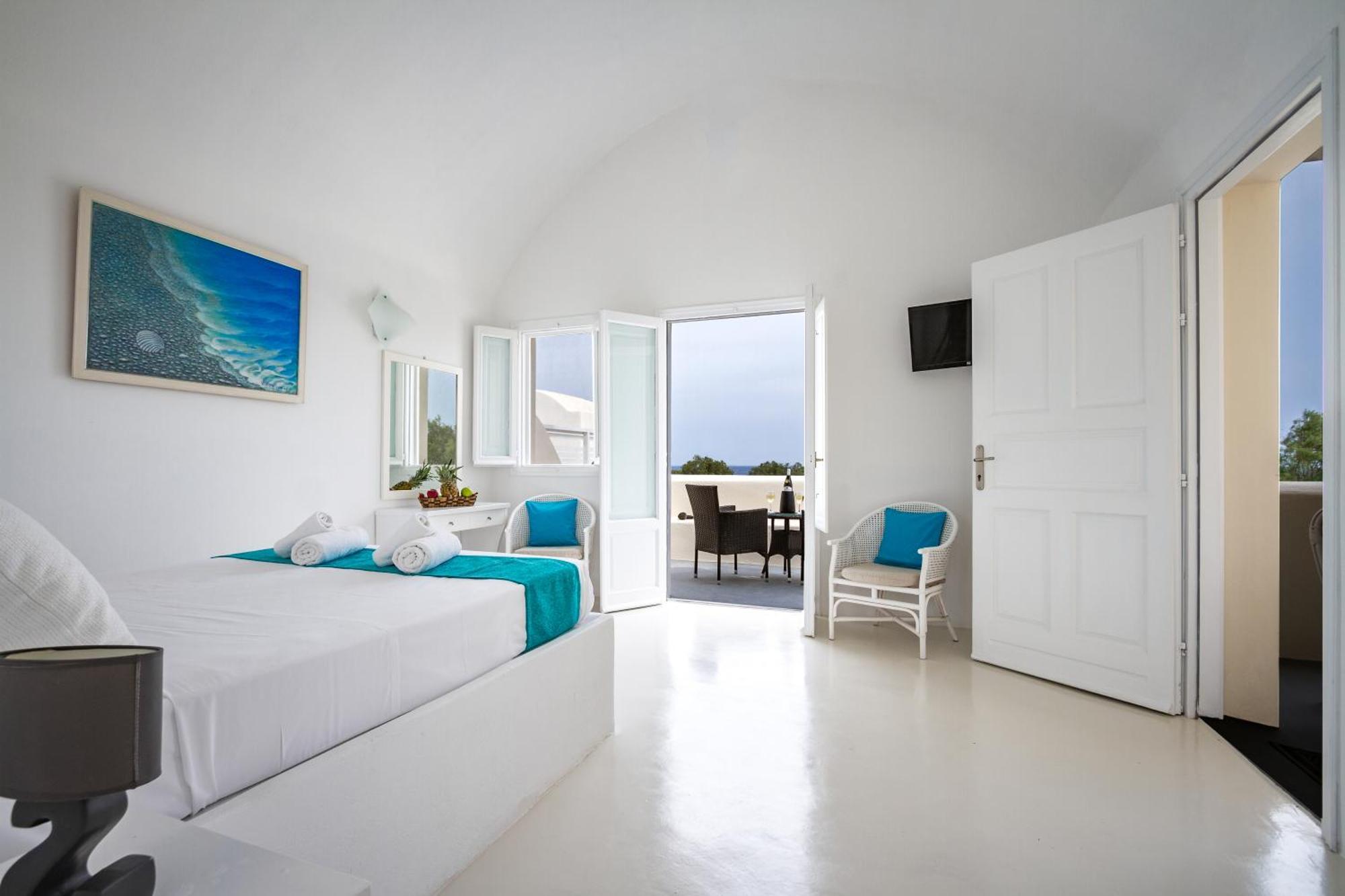 White Suite Panoramic View