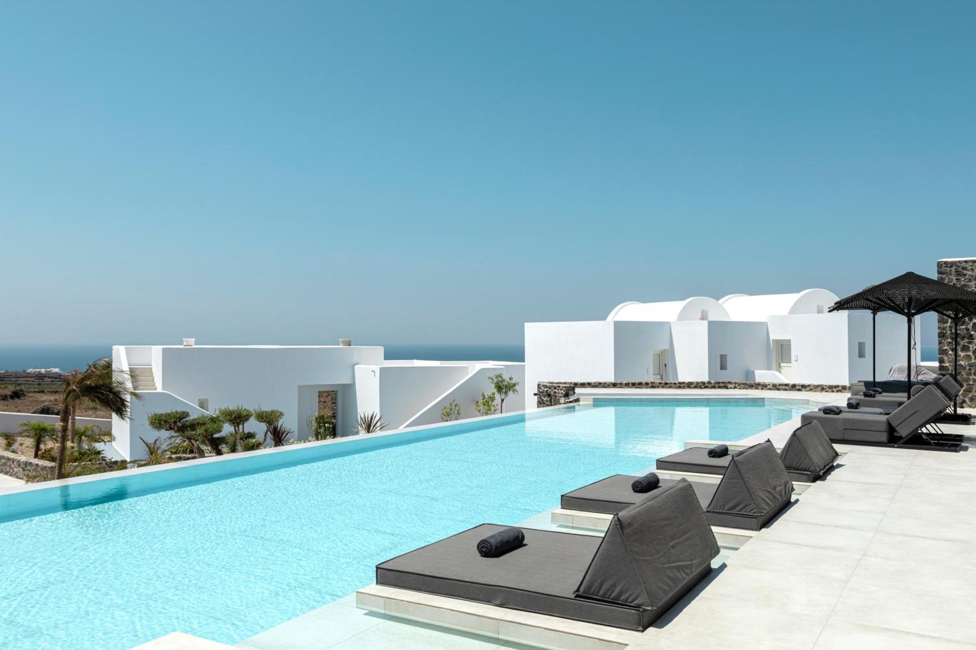 Aqua Pool Suite