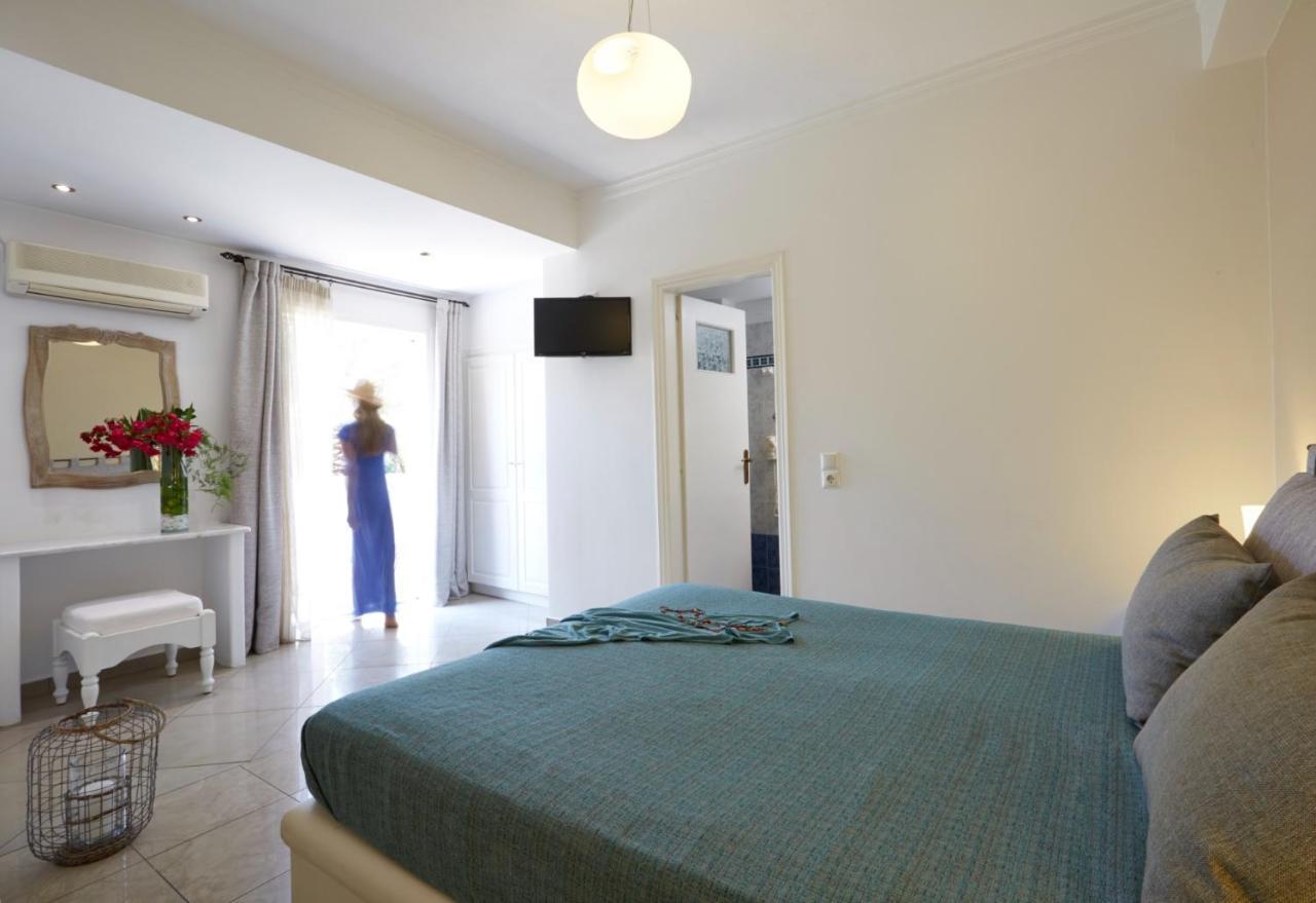 Deluxe Double Room Outdoor Jetted Tub
