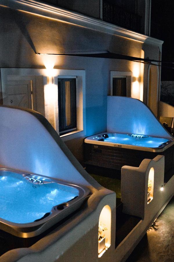 Double Room Outdoor Hot Tub
