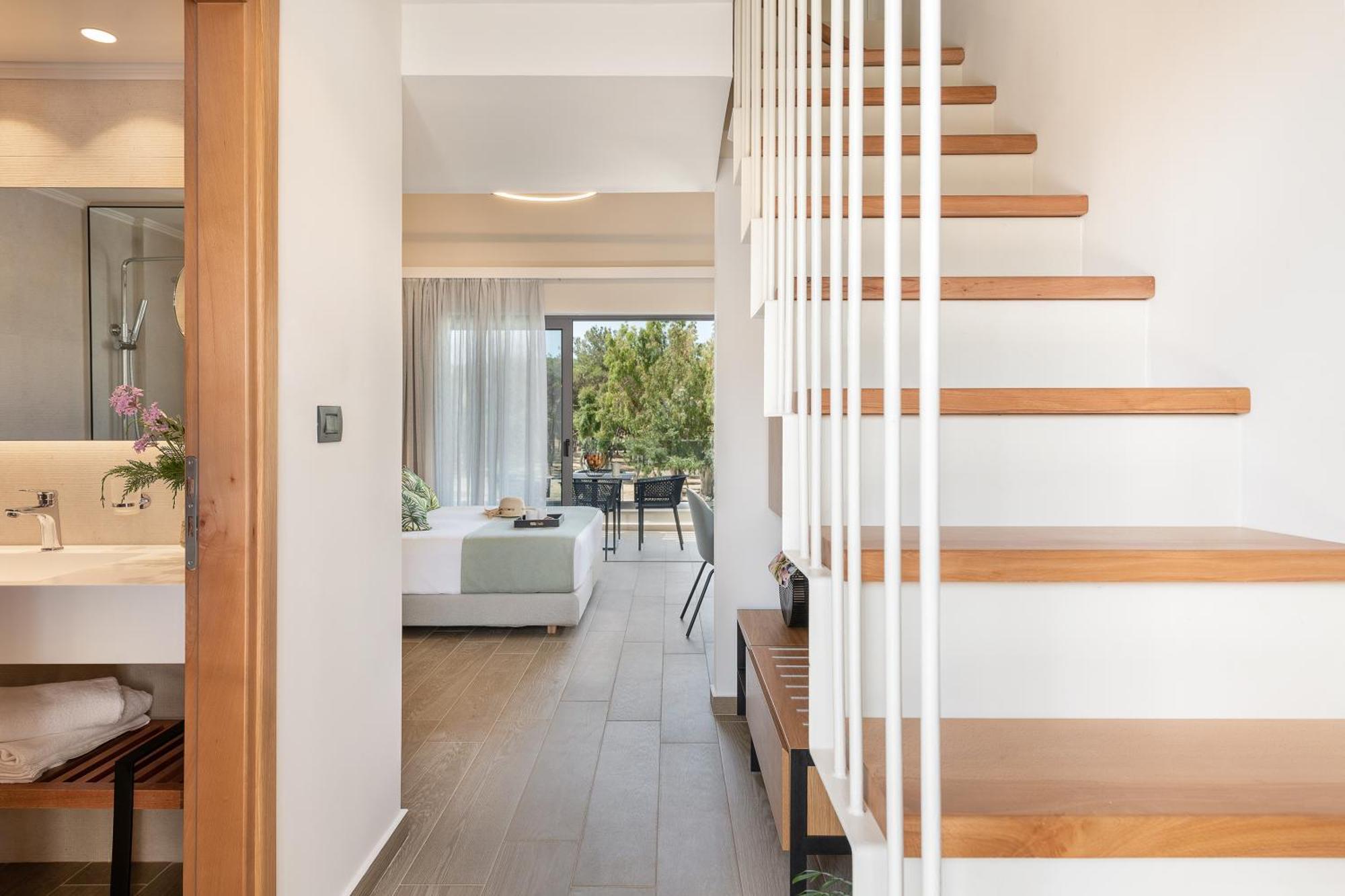 Junior Suite Maisonette pool view