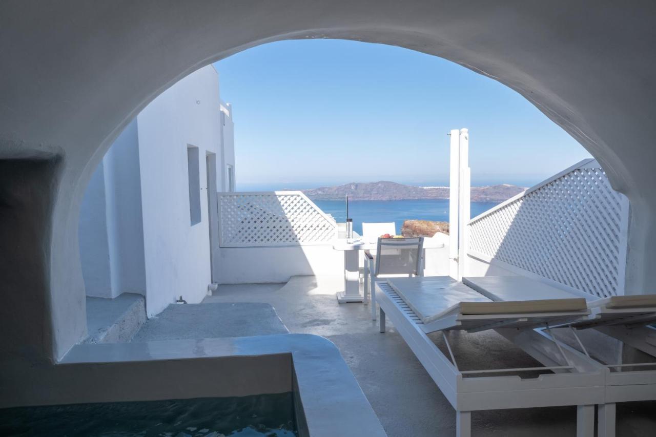 Cave Suite with Outdoor Hot Tub