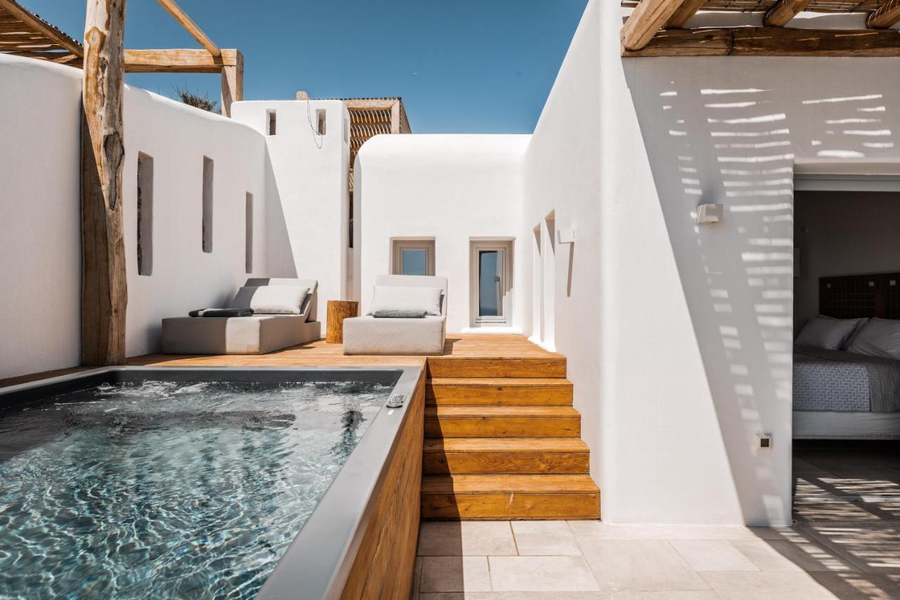 Superior Suite Private Jacuzzi & Sea View