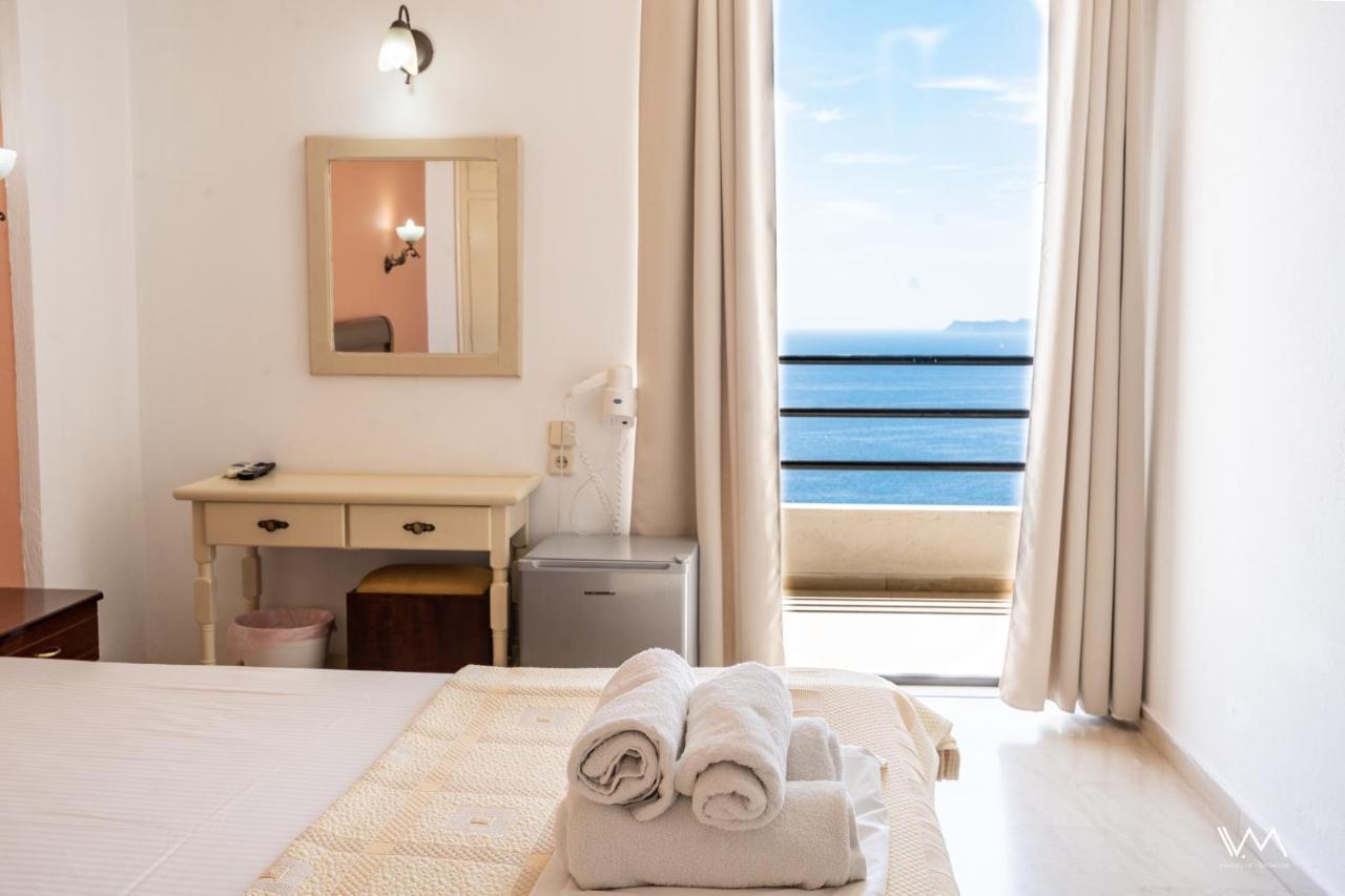 Double or Twin Room Sea View