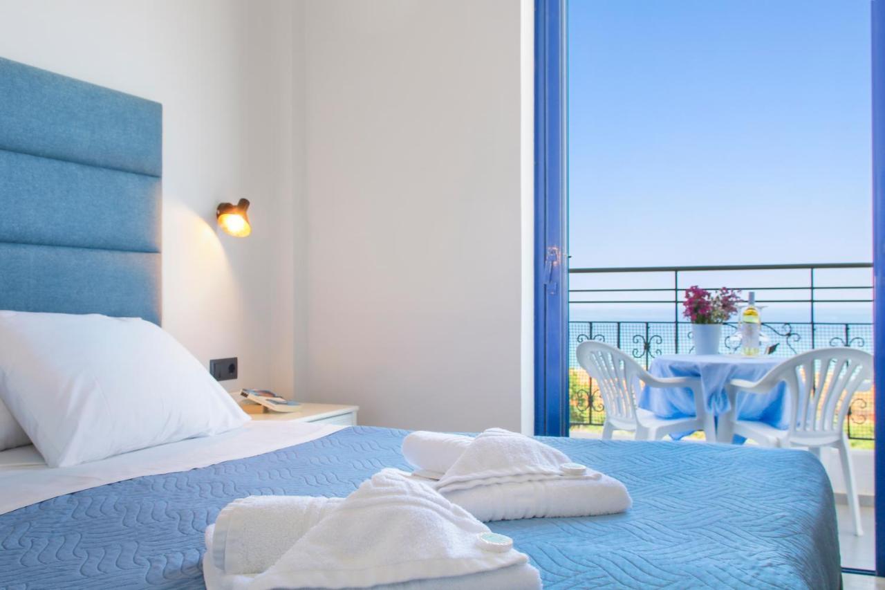 Double or Twin Room Side Sea View