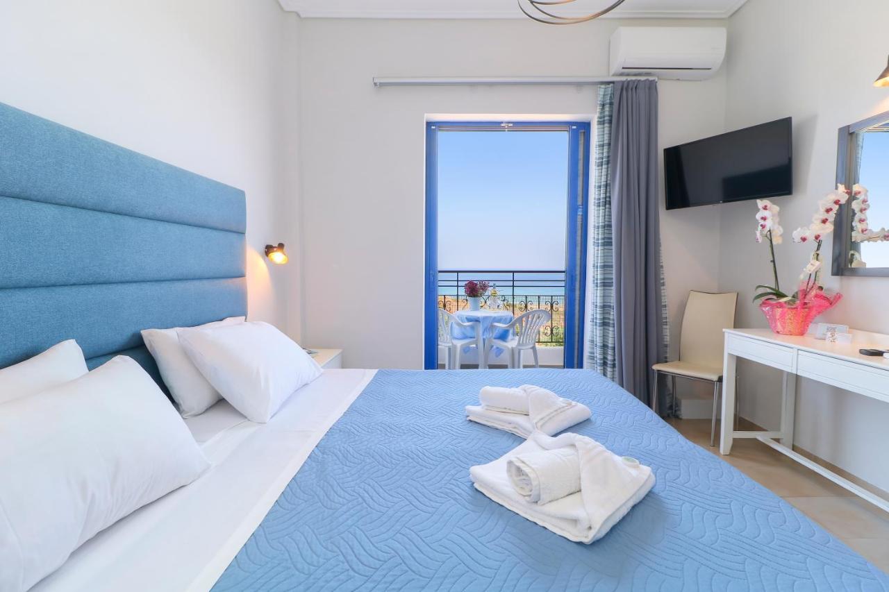 Double or Twin Room Side Sea View