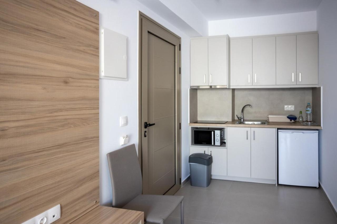 One-Bedroom Apartment Side Sea View