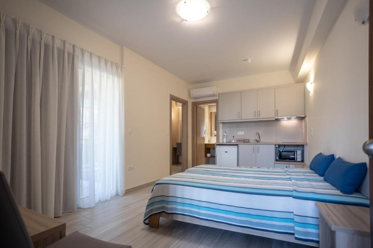 One-Bedroom Apartment Side Sea View