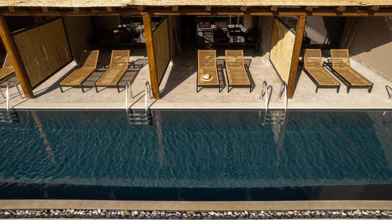 Double Swim up Pool Rooms