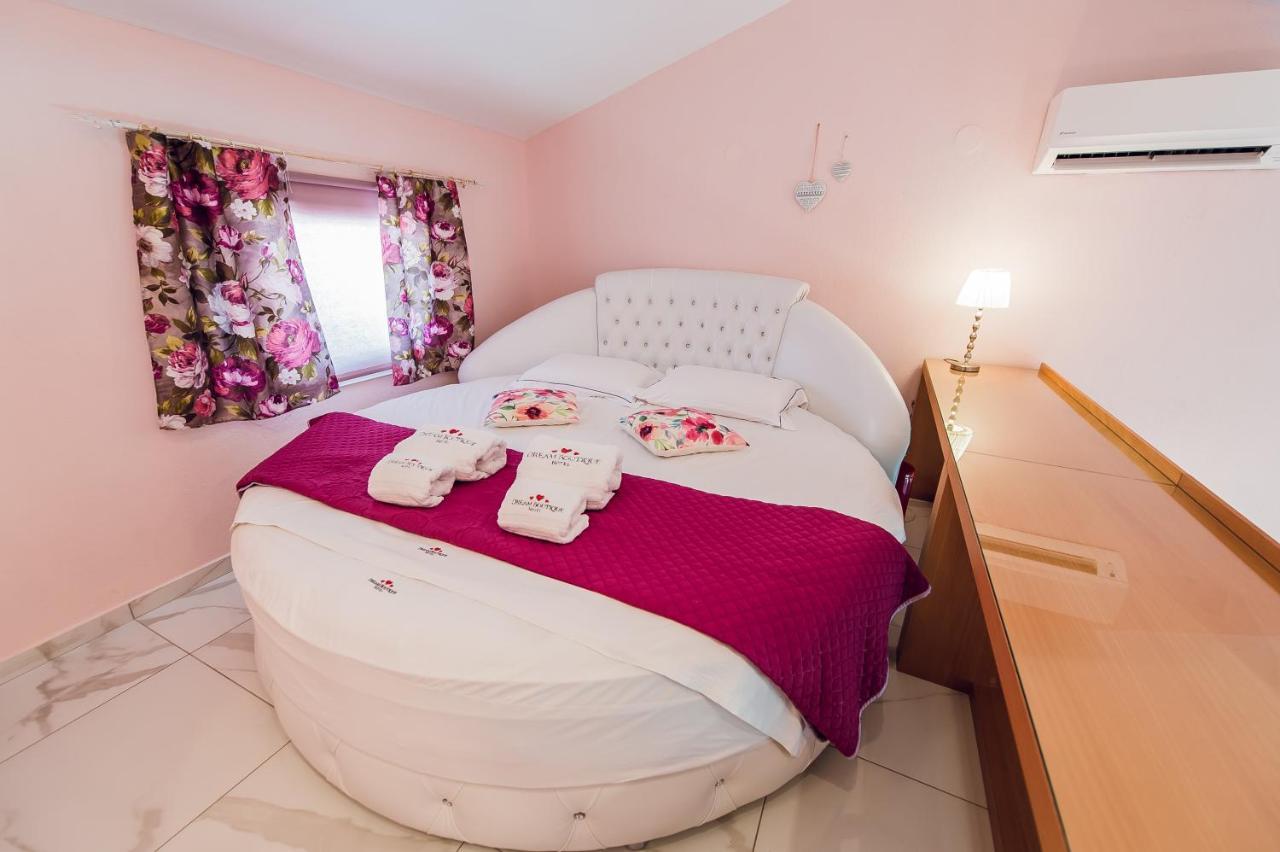 Luxury Suite Split Level