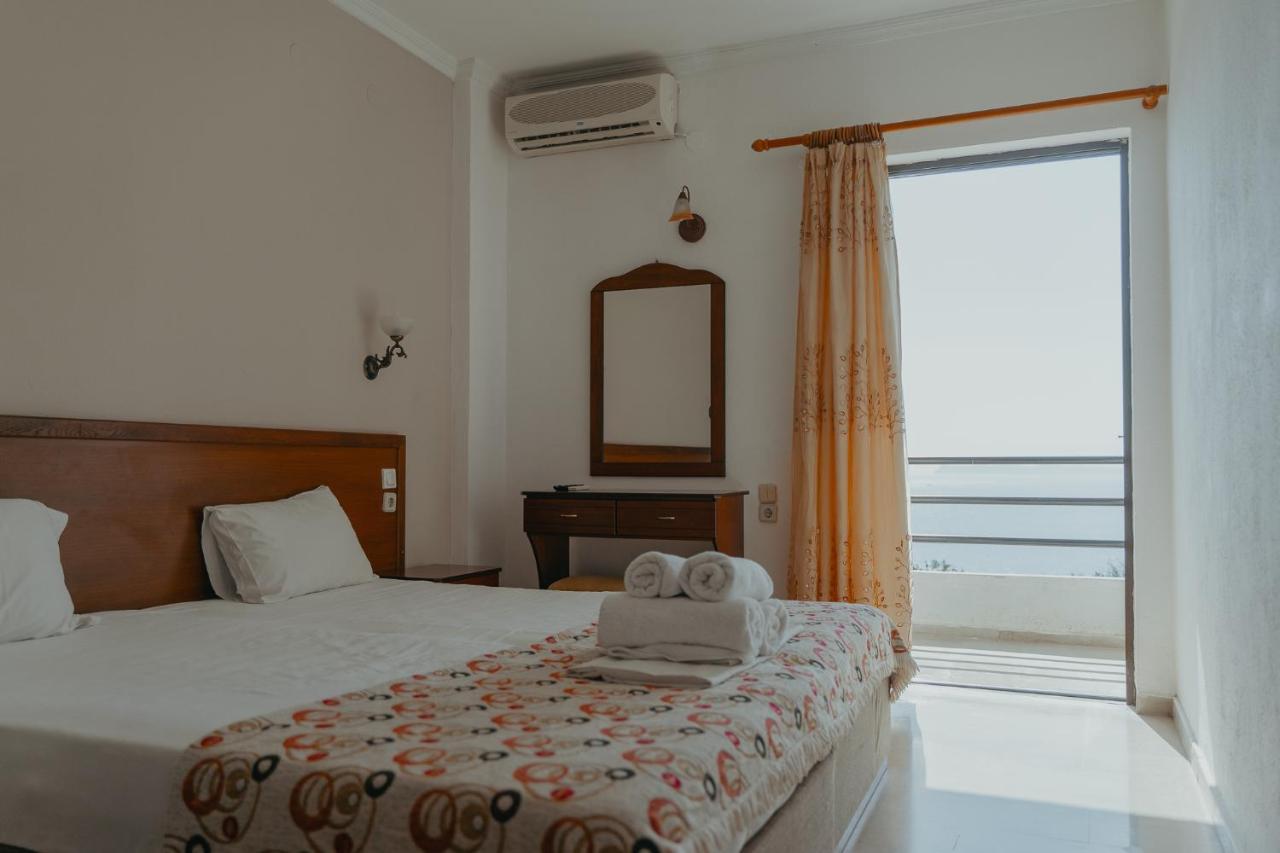 Double or Twin Room Sea View