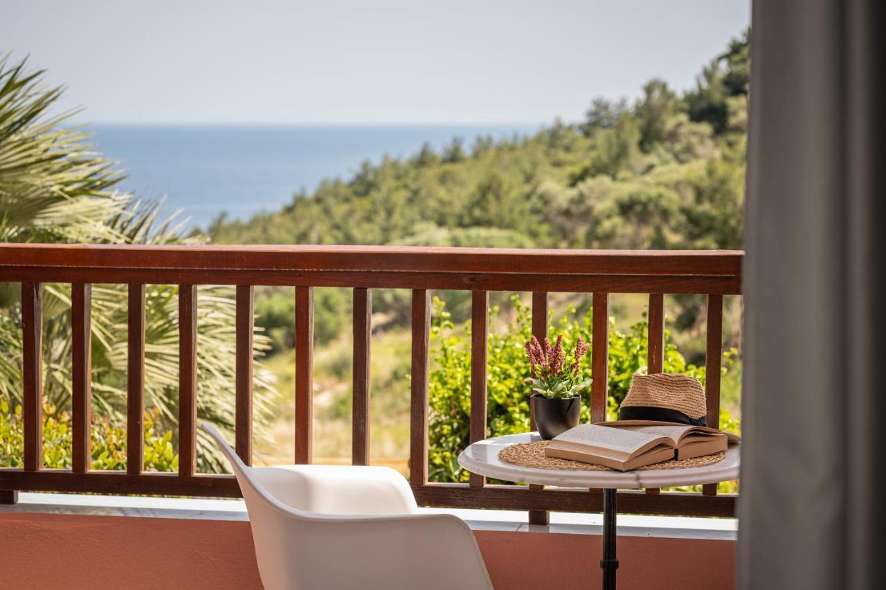 Double or Twin Room Sea View