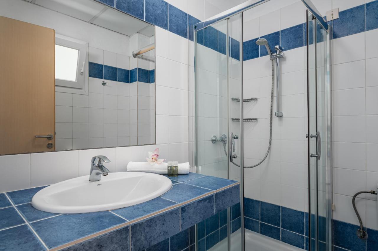 Double or Twin Room Sea View