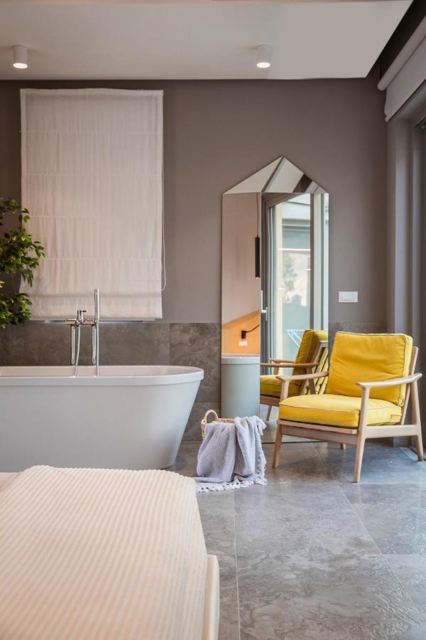 Honeymoon Suite