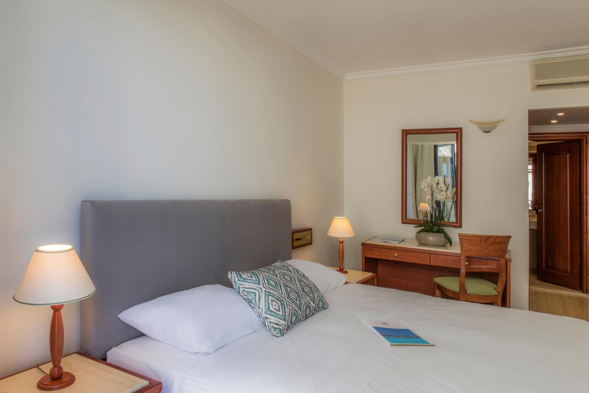 Twin Room Side Sea View