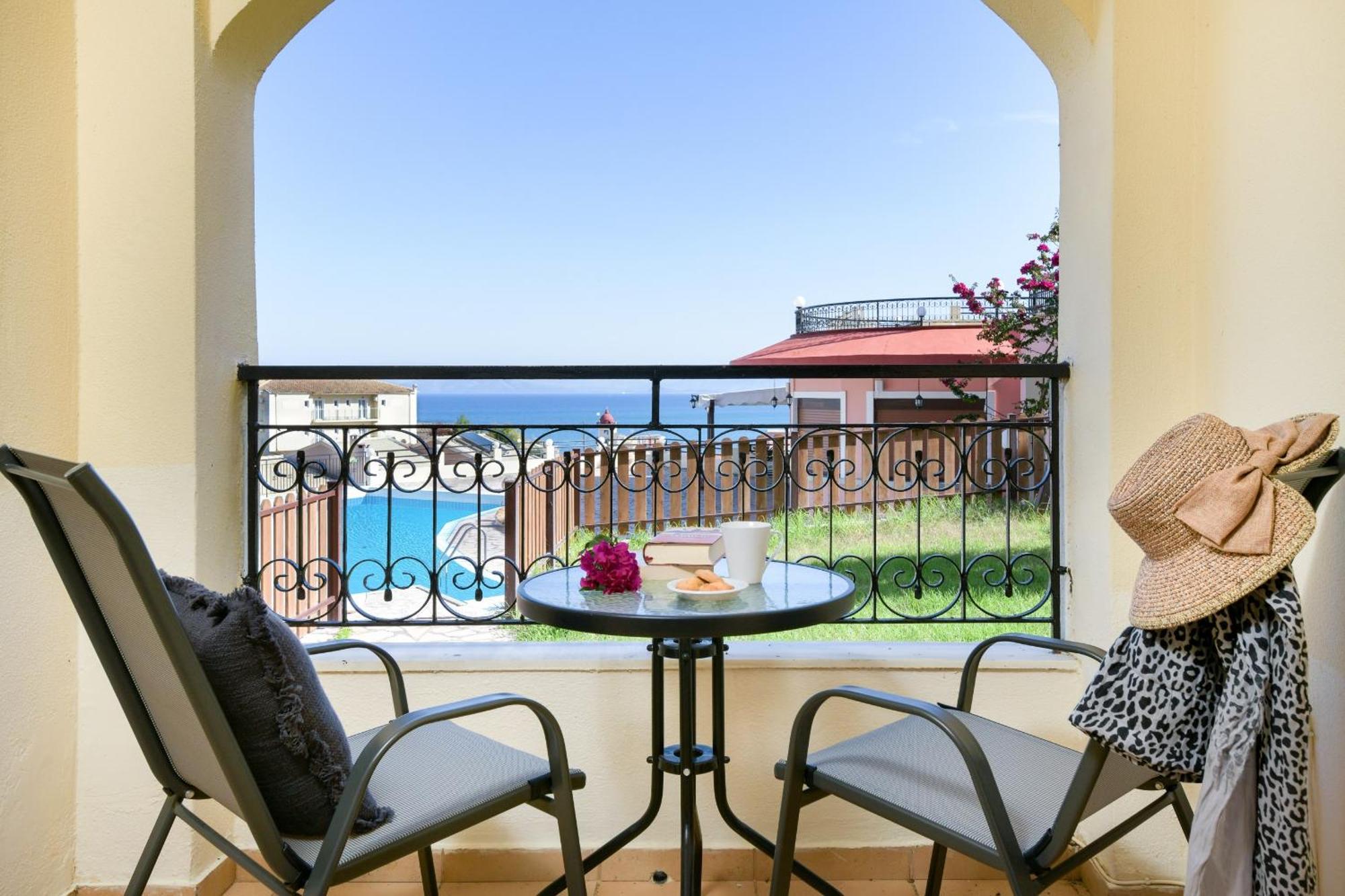Land View Studio Balcony
