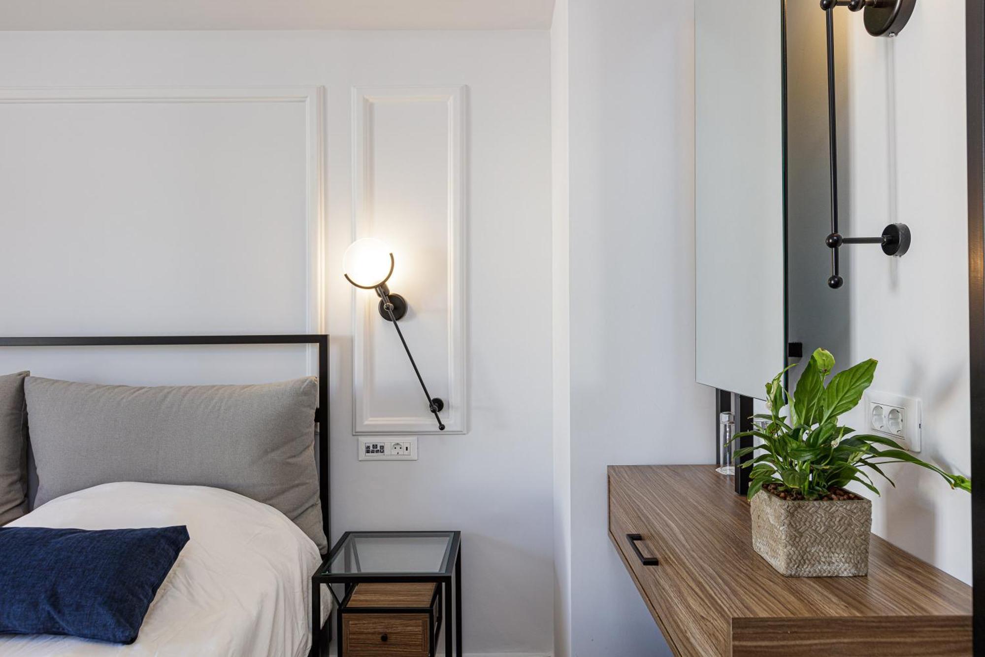 Economy Room