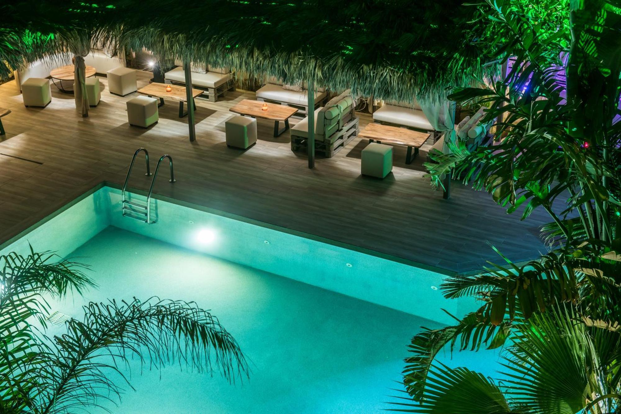Exclusive Junior Suite Pool View