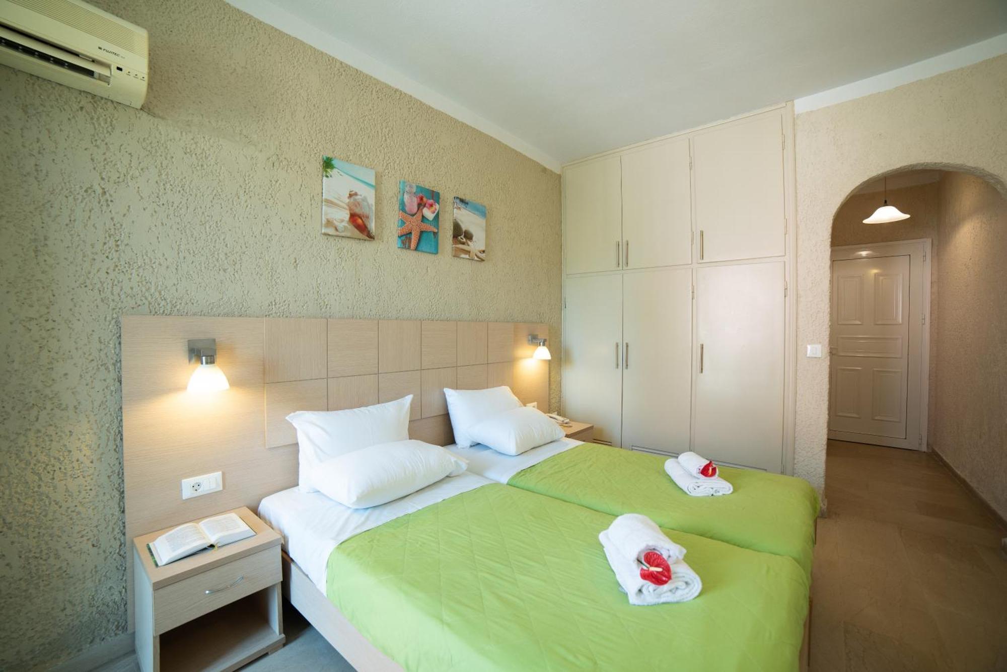 Double or Twin Room Garden View