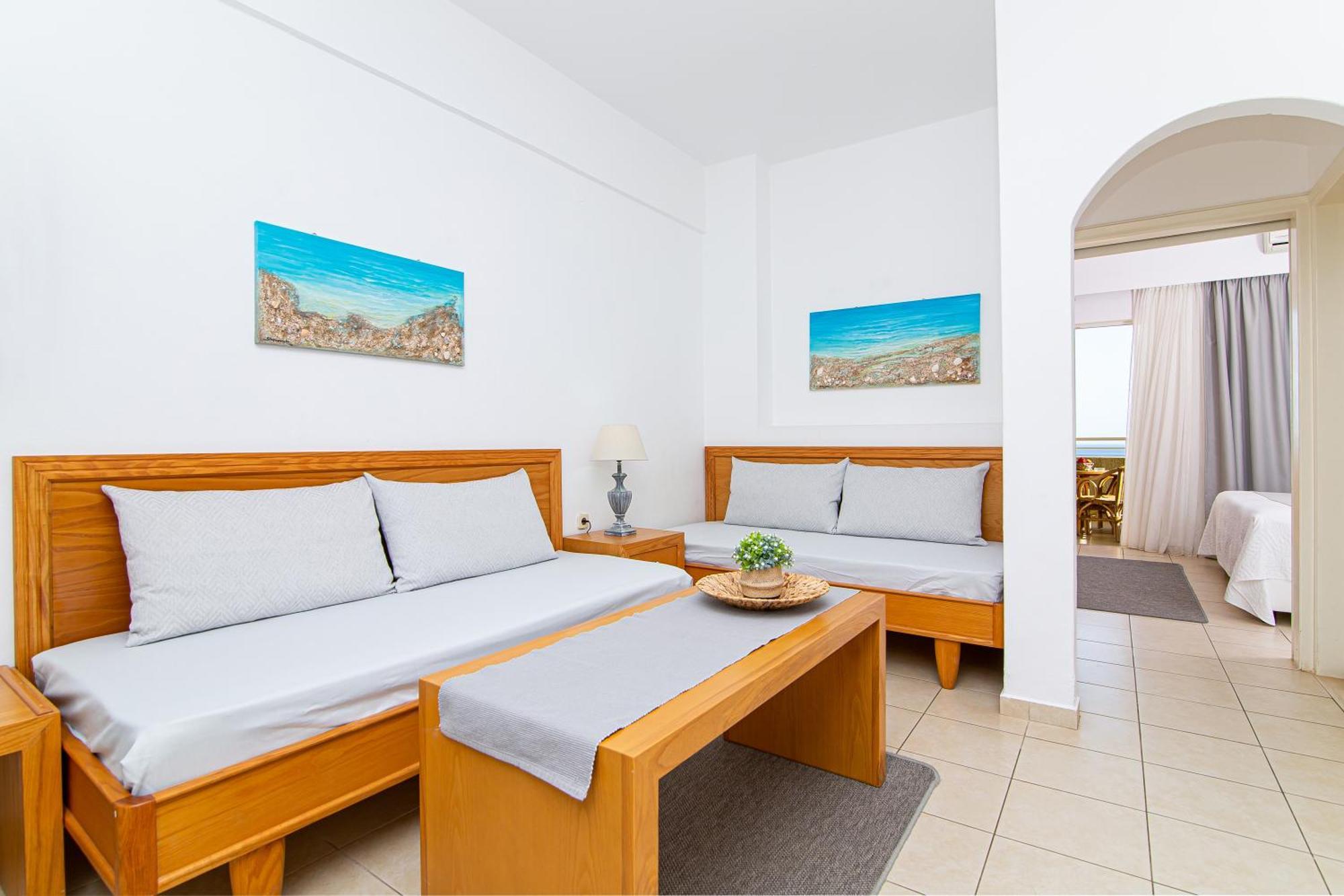 Luxury One-Bedroom Apartment Sea View
