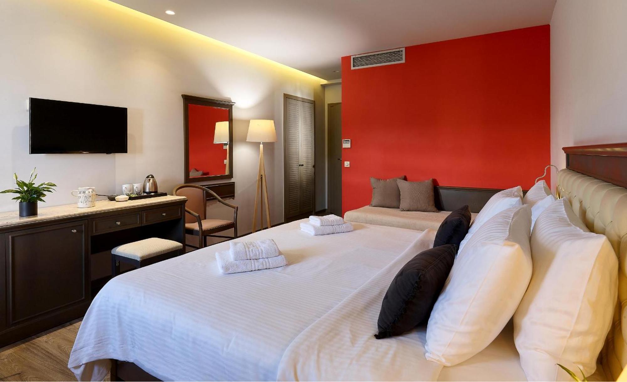 Deluxe Triple Room