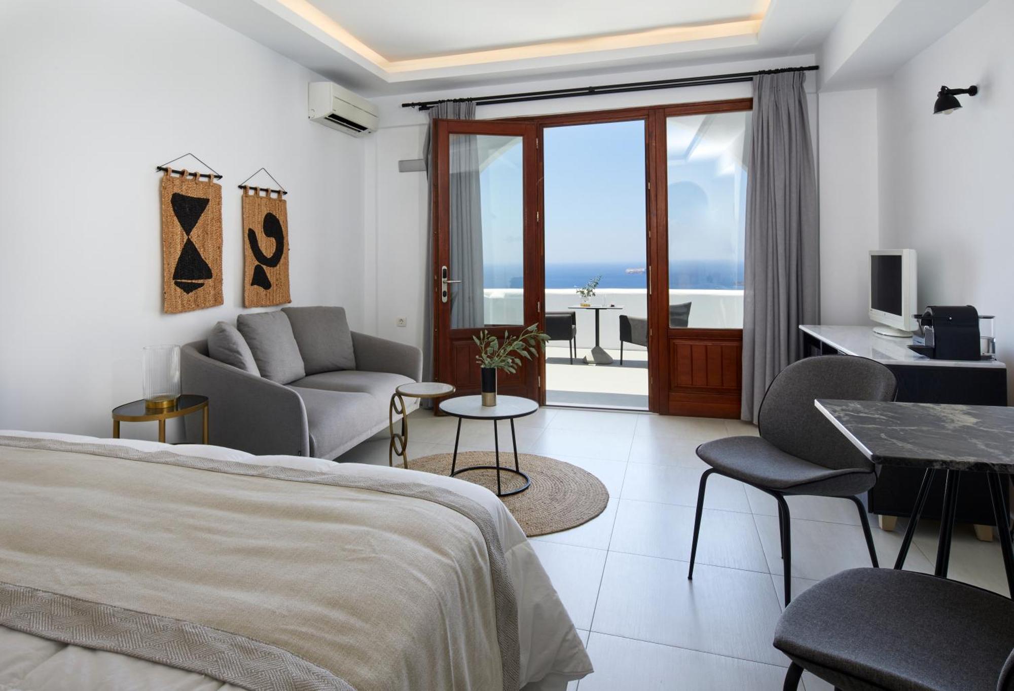 Petit Suite Caldera View