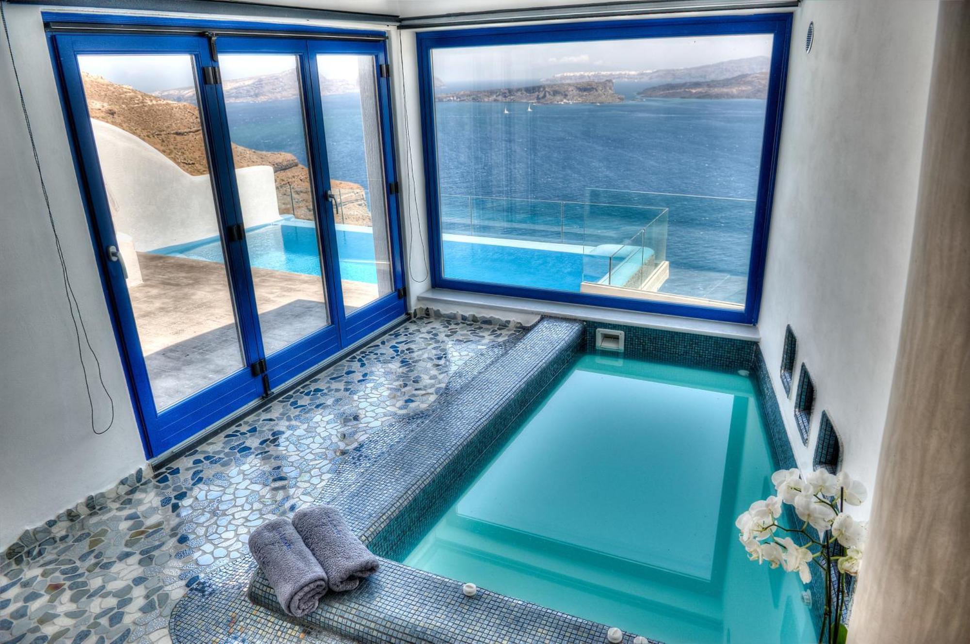 Astarte Suite indoor Spa Bath Private Infinity Pool Caldera View