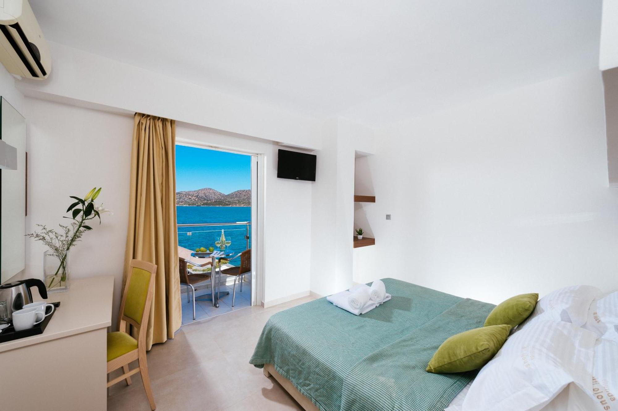 Double or Twin Room Sea View