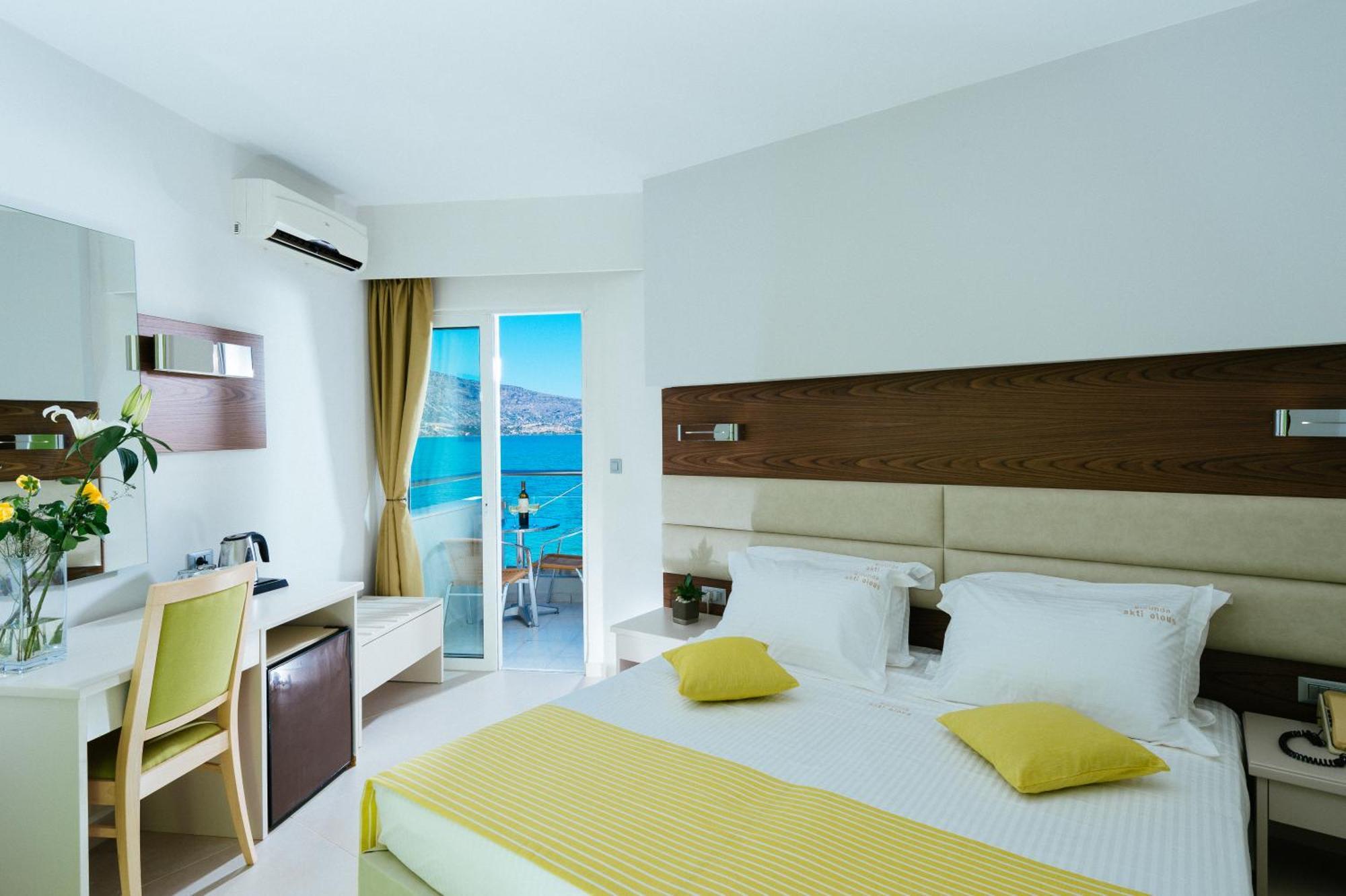 Double or Twin Room Sea View