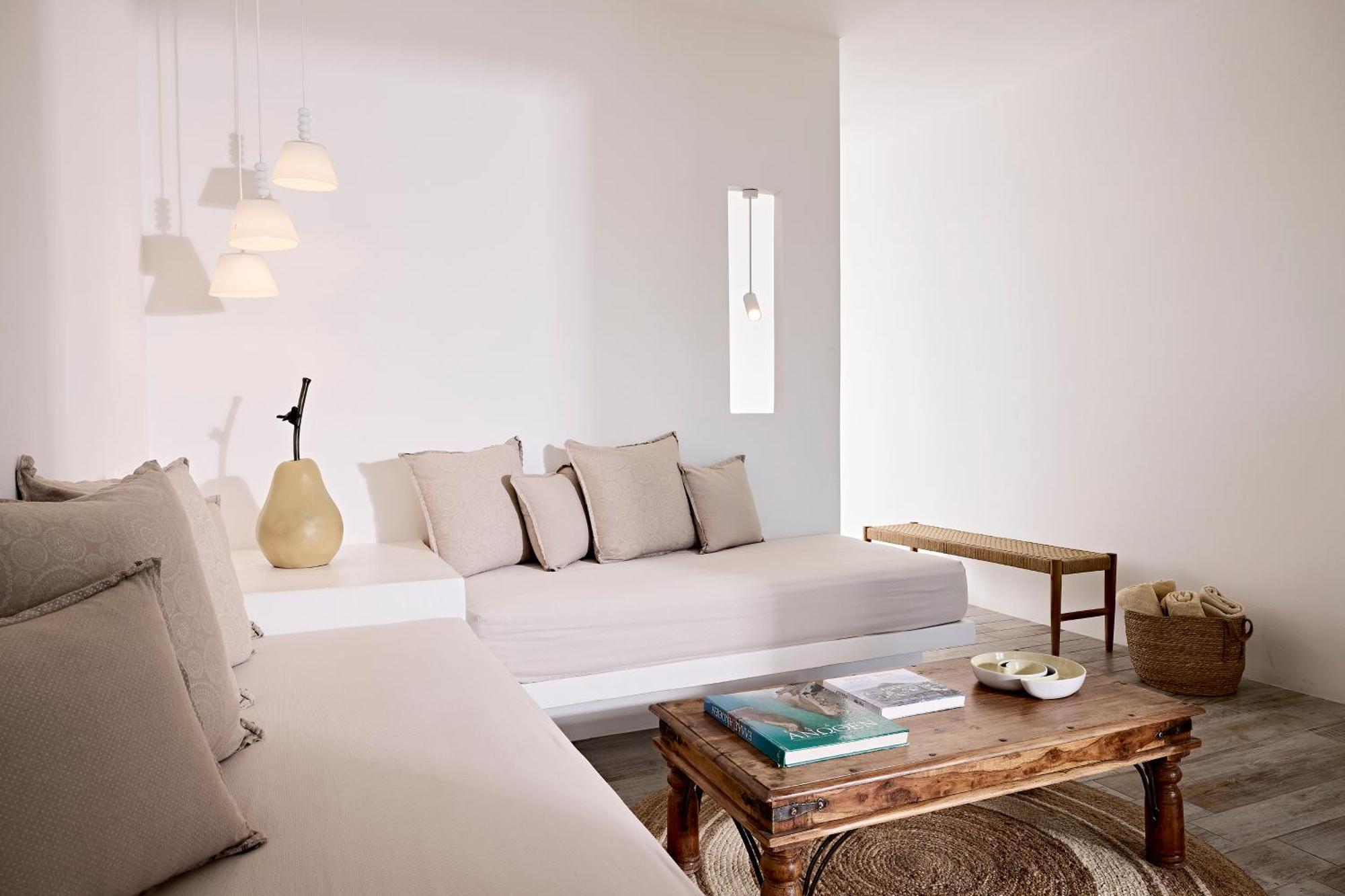 Deluxe Suite Side Sea & Mountain View