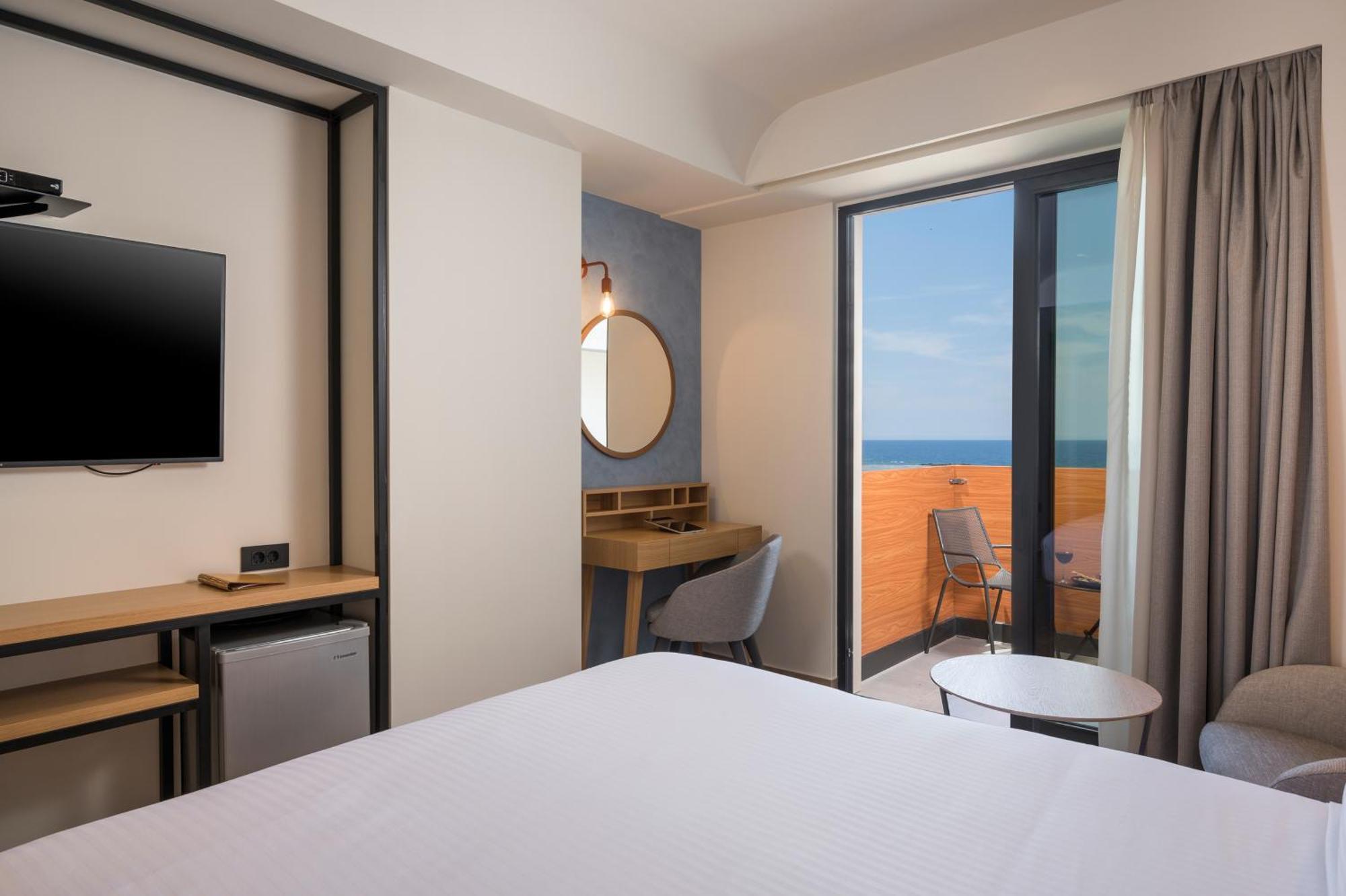 Double Room Pool View