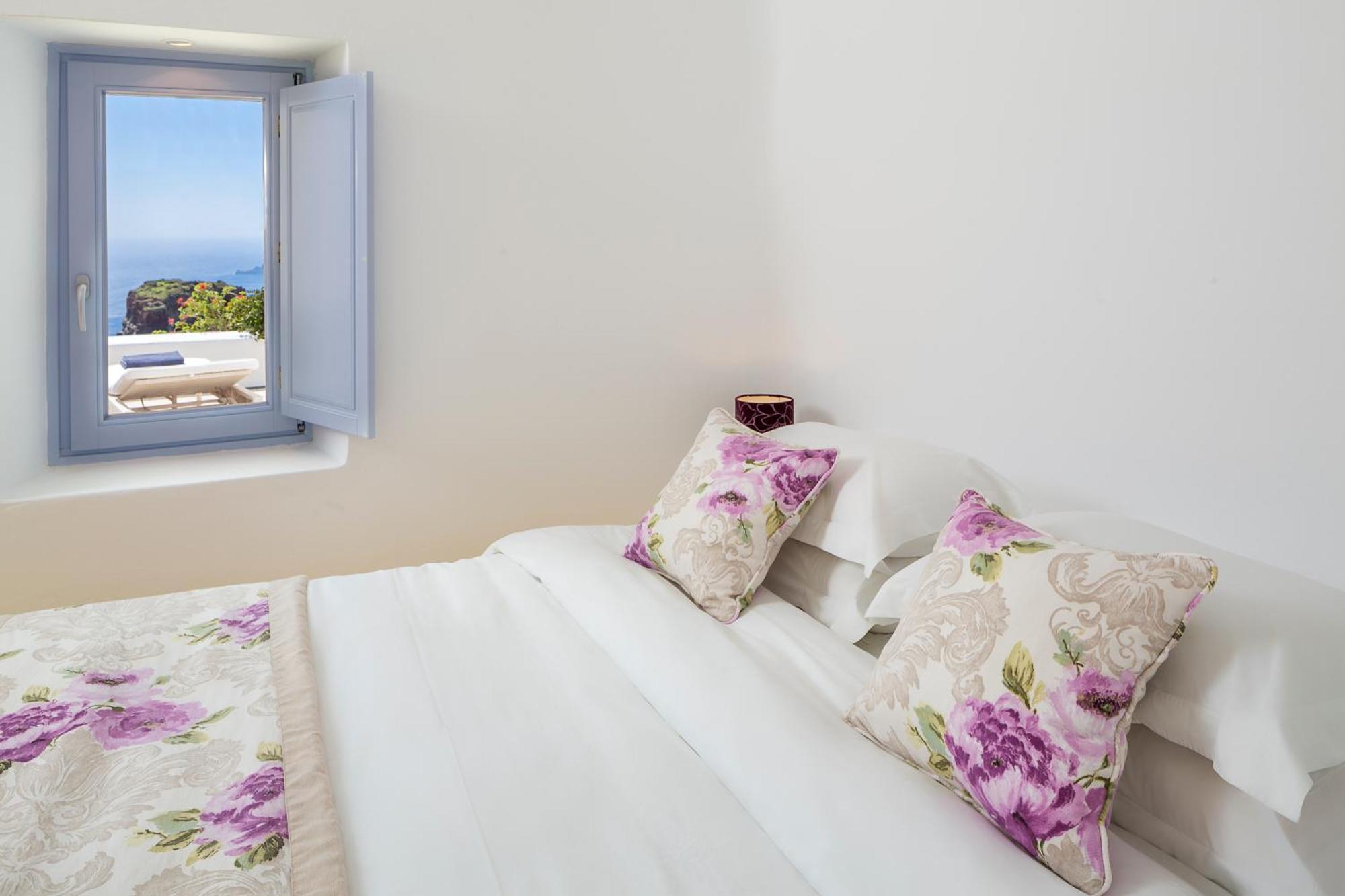 Premier Junior Suite Caldera View