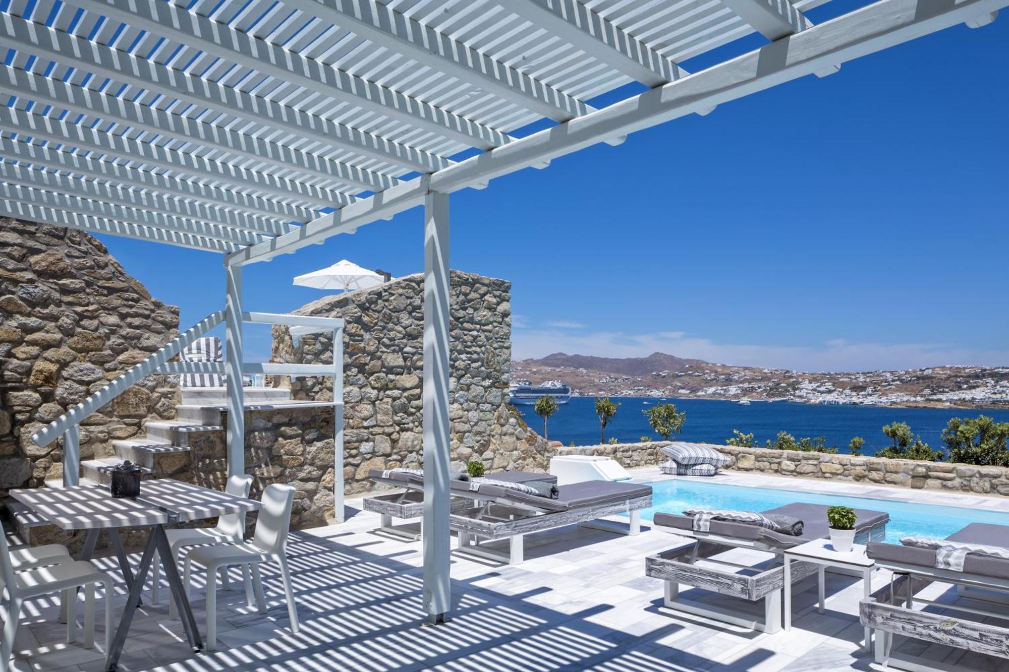 Two-Bedroom Suite Private Pool Sea View