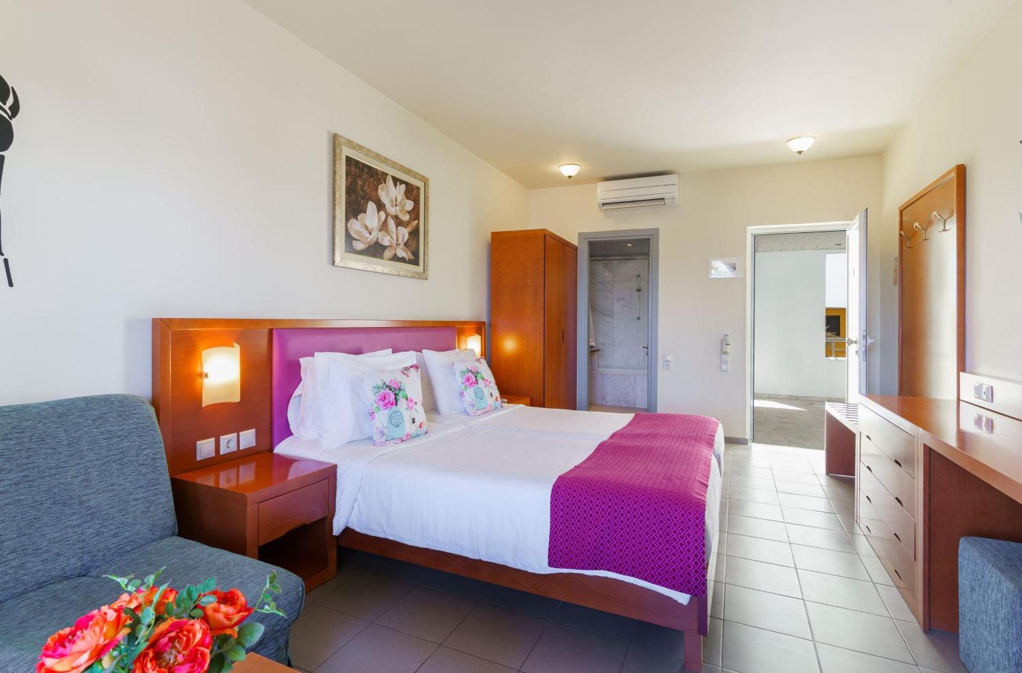 Double or Twin Room Garden View