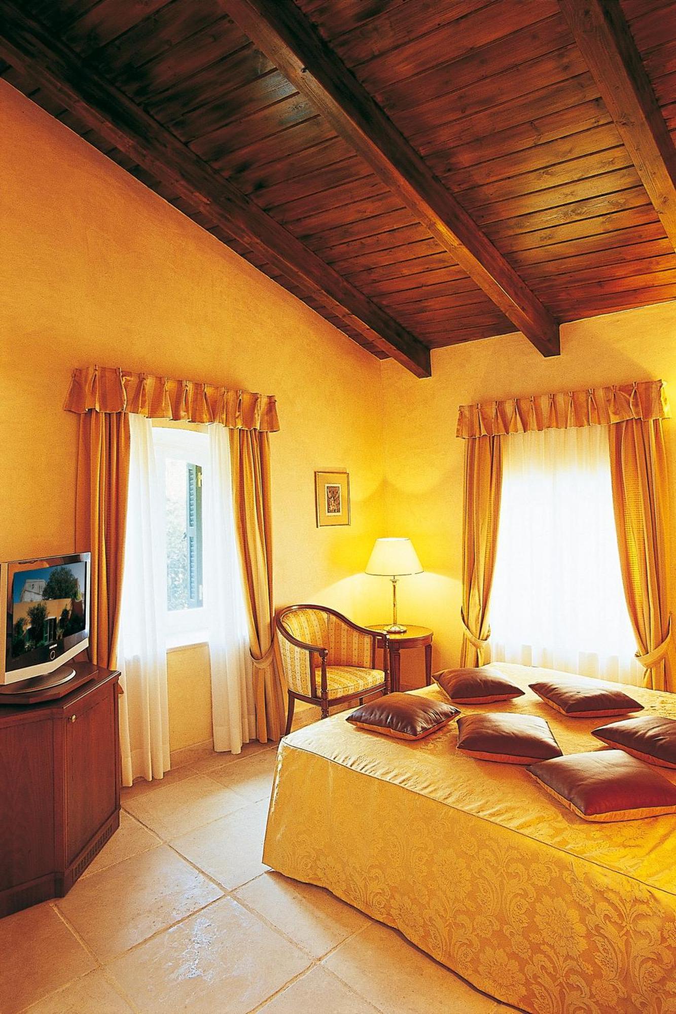 Suite Fortress View