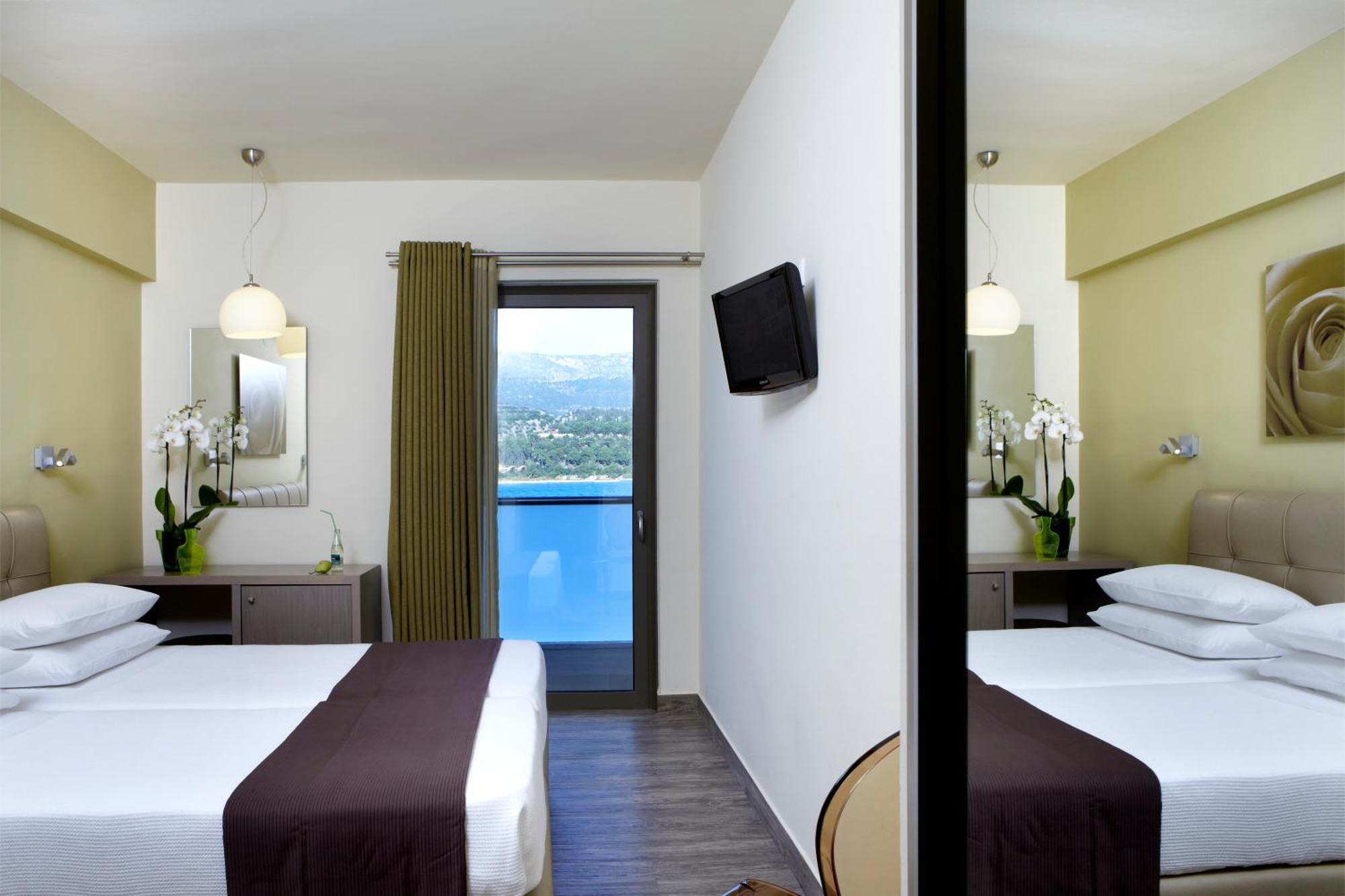 Double or Twin Room Sea View