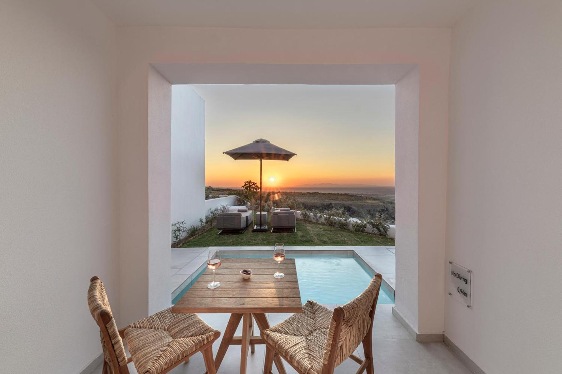 Sunset Suite Heated Plunge Pool