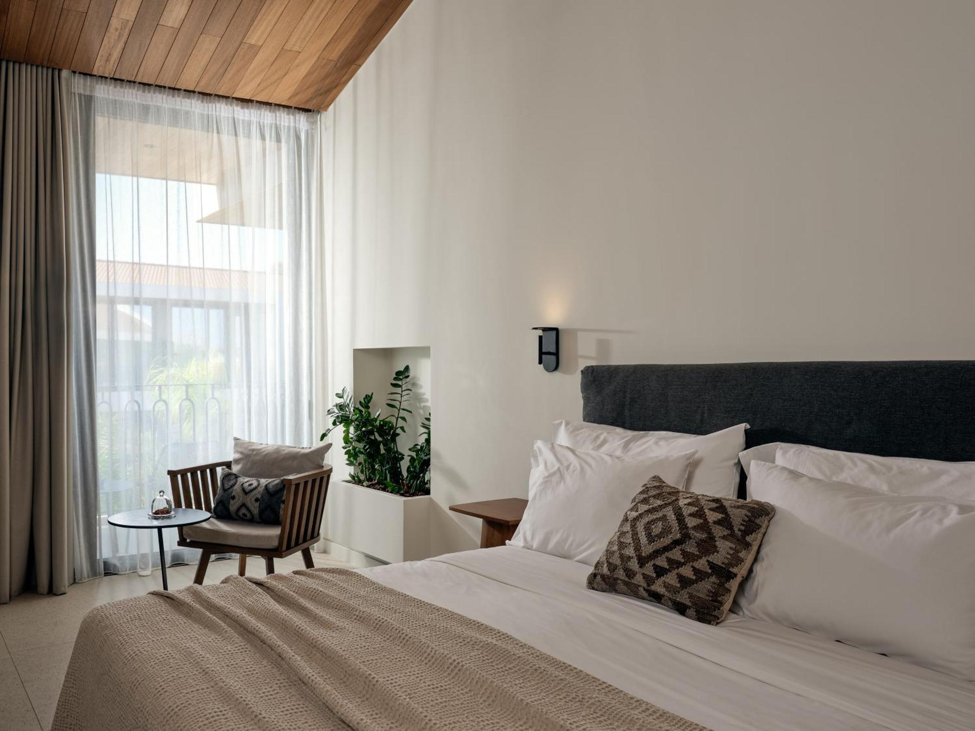 Upper Floor Suite