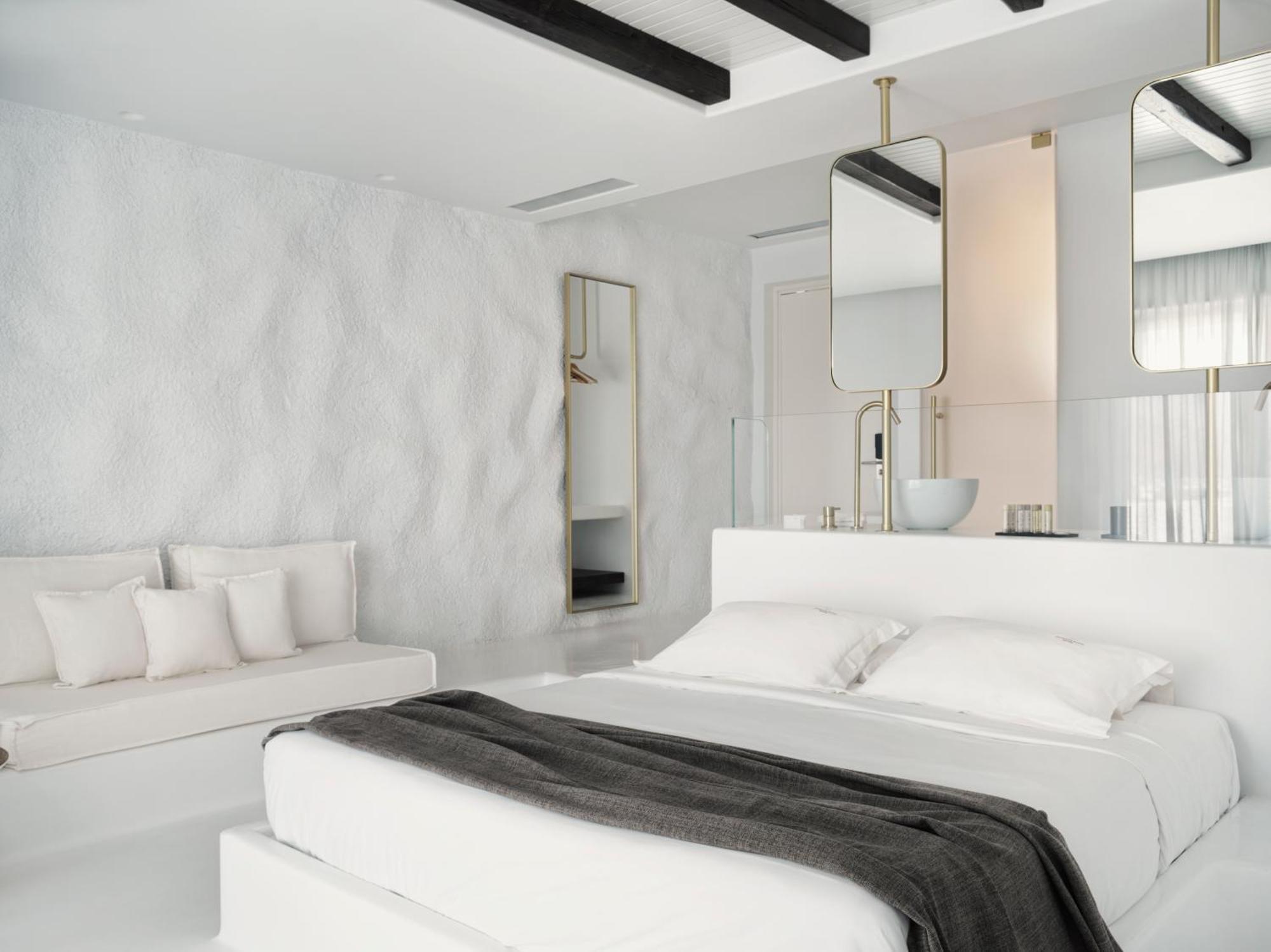 Executive Suite Private Heated Pool Sea View