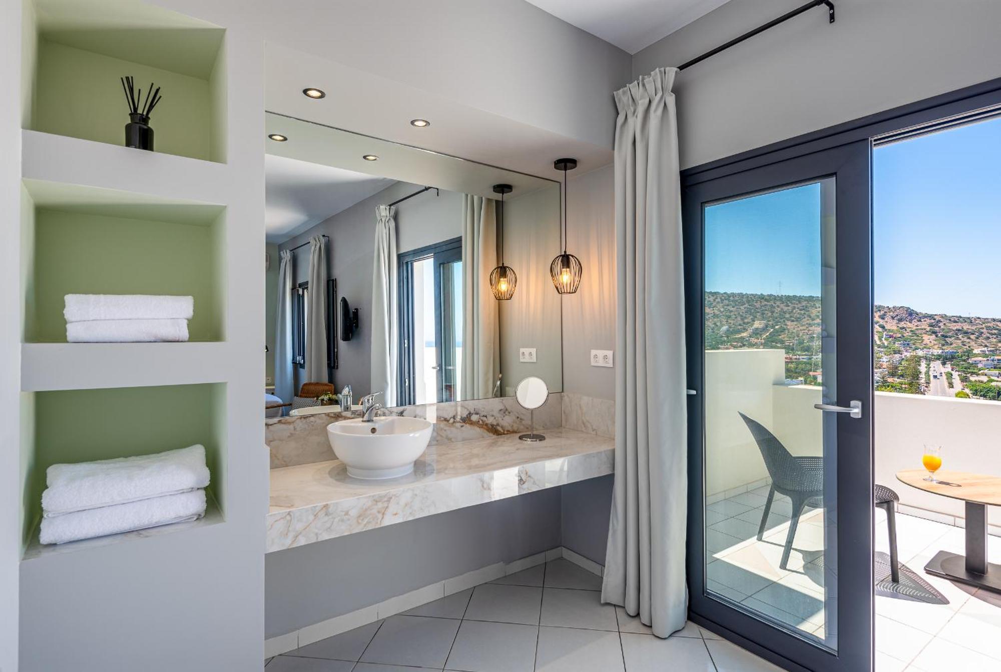 Double or Twin Room Sea View