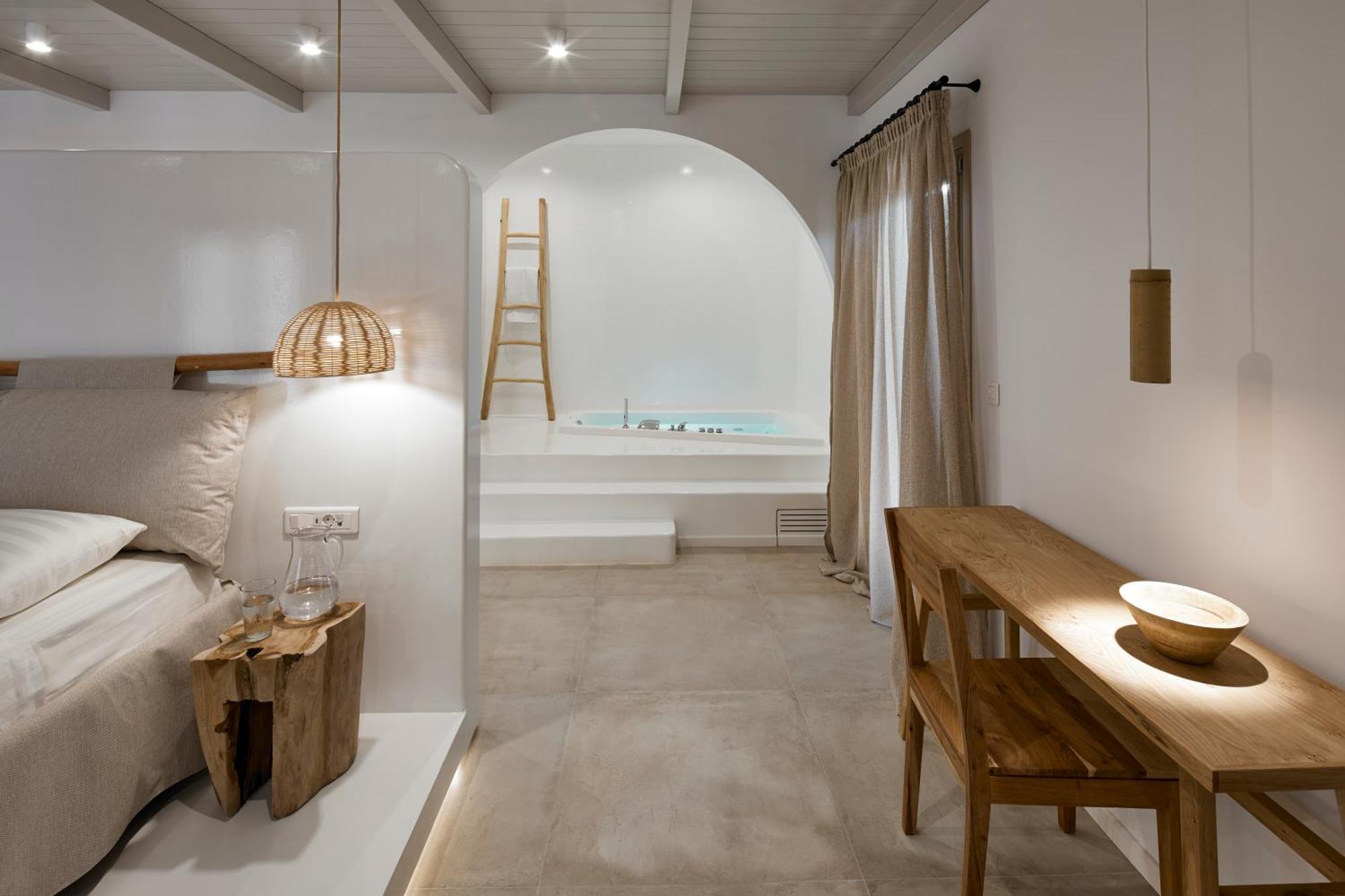 Exclusive Suite indoor heated Jacuzzi