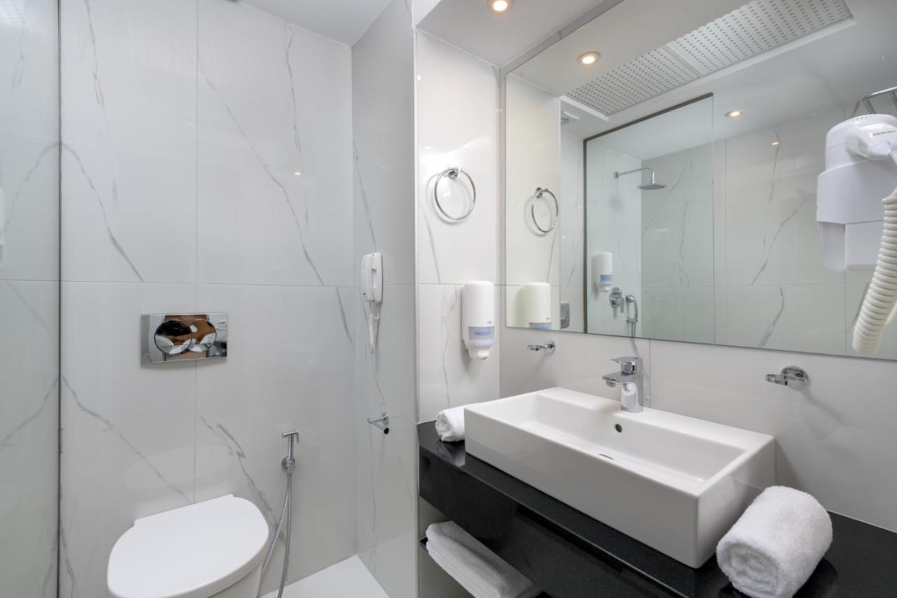 Superior Double or Twin Room Mountain View