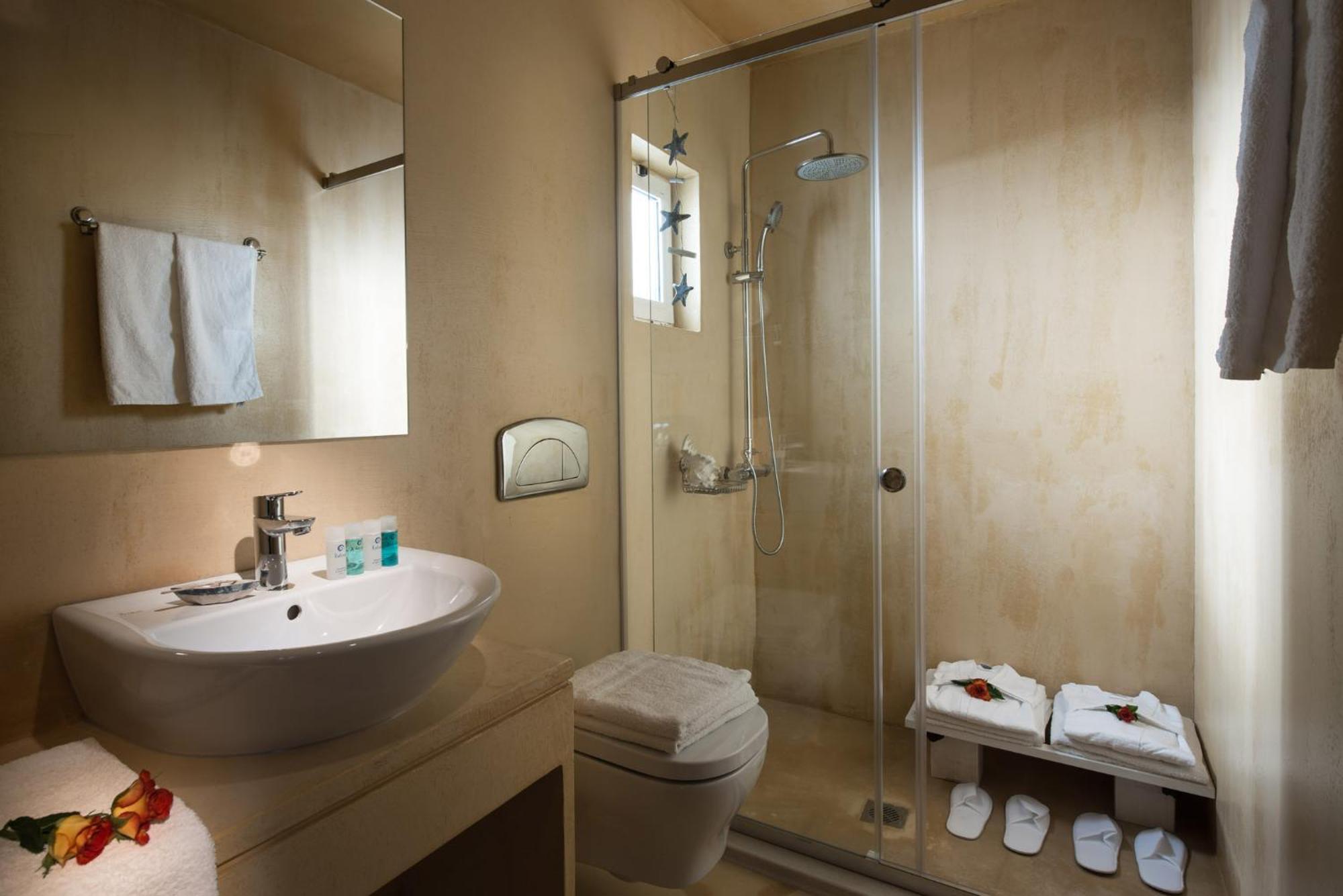 Superior Penthouse Suite Sea View & Outdoor Hot Tub