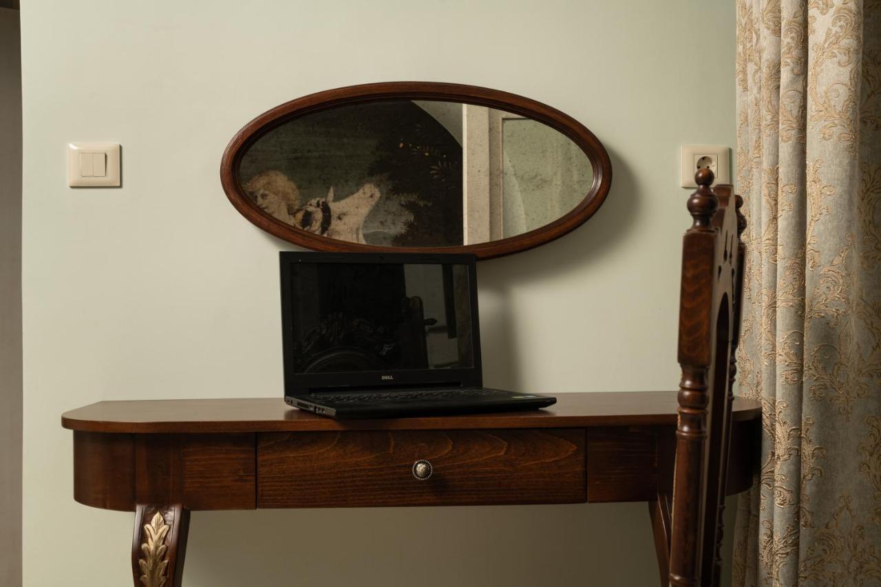 Deluxe Double Studio